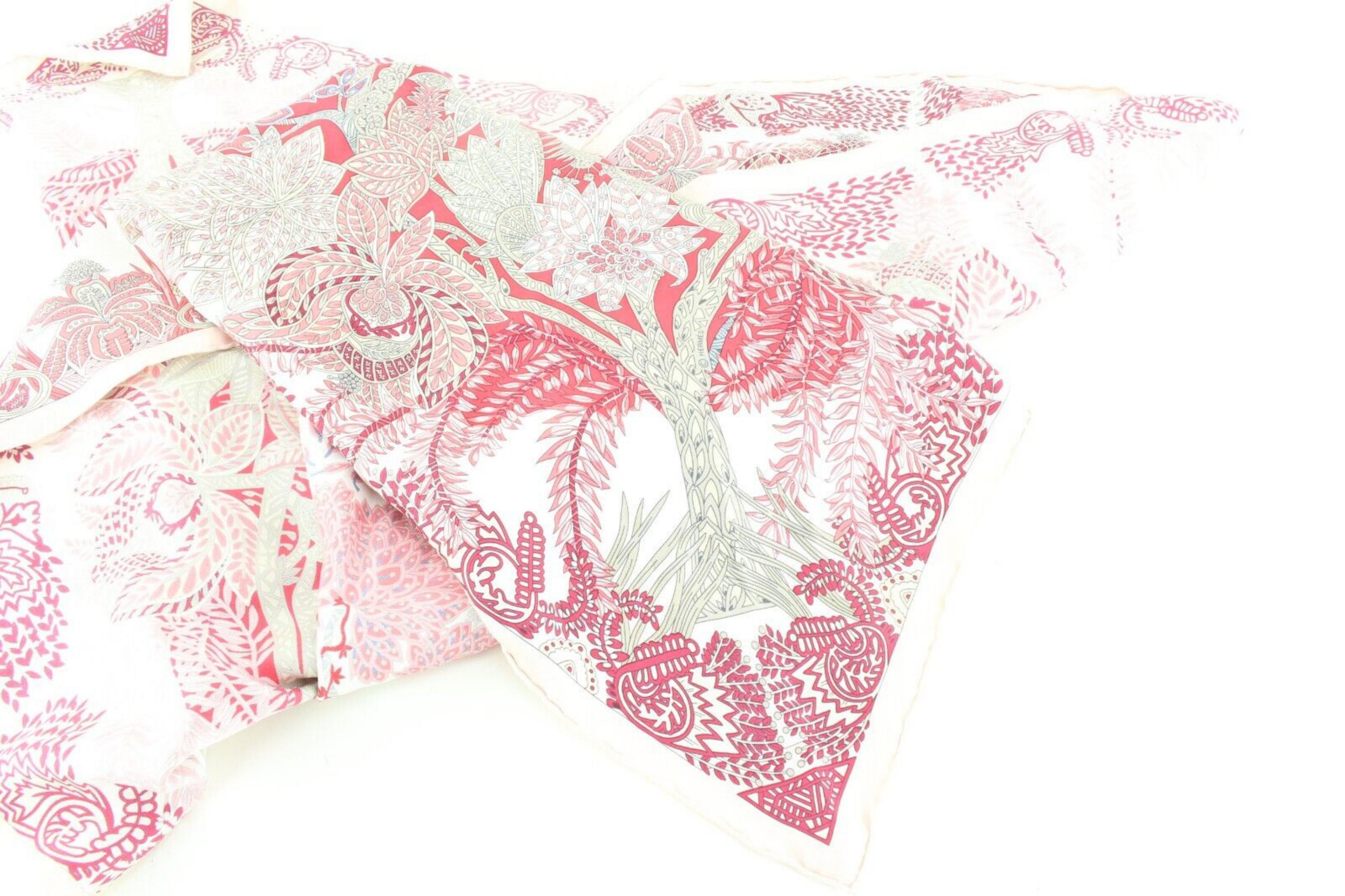 Hermes Pink Red Floral Silk Scarf 2H0315C In New Condition For Sale In Dix hills, NY