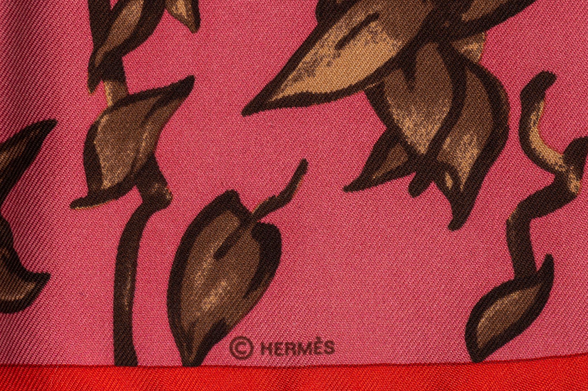 Gavroche en soie de tigre rose Hermès en vente 2