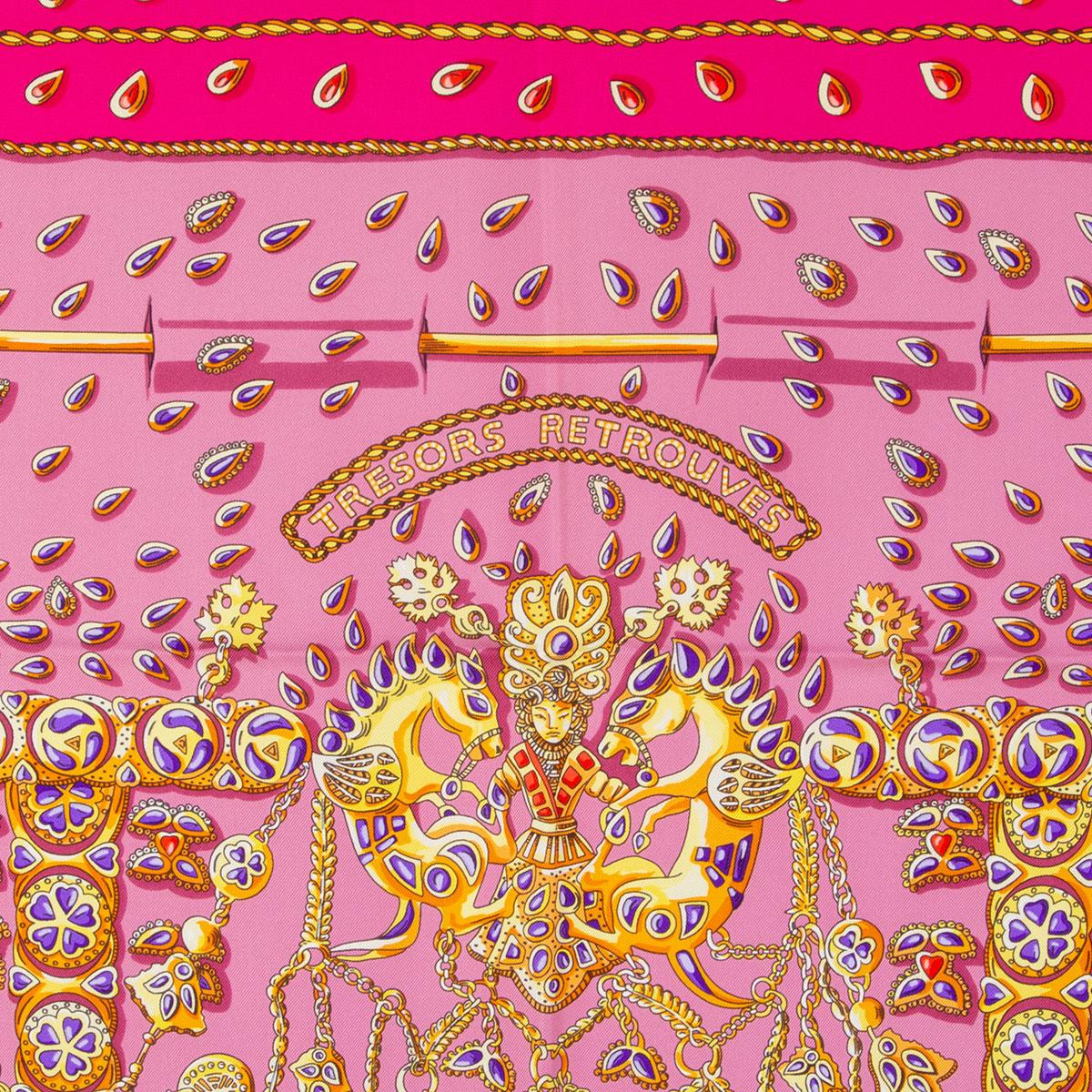 Hermes pink TRESORS RETROUVES 90 silk Scarf Rose Indien Vieux Rose Violet In Excellent Condition In Zürich, CH