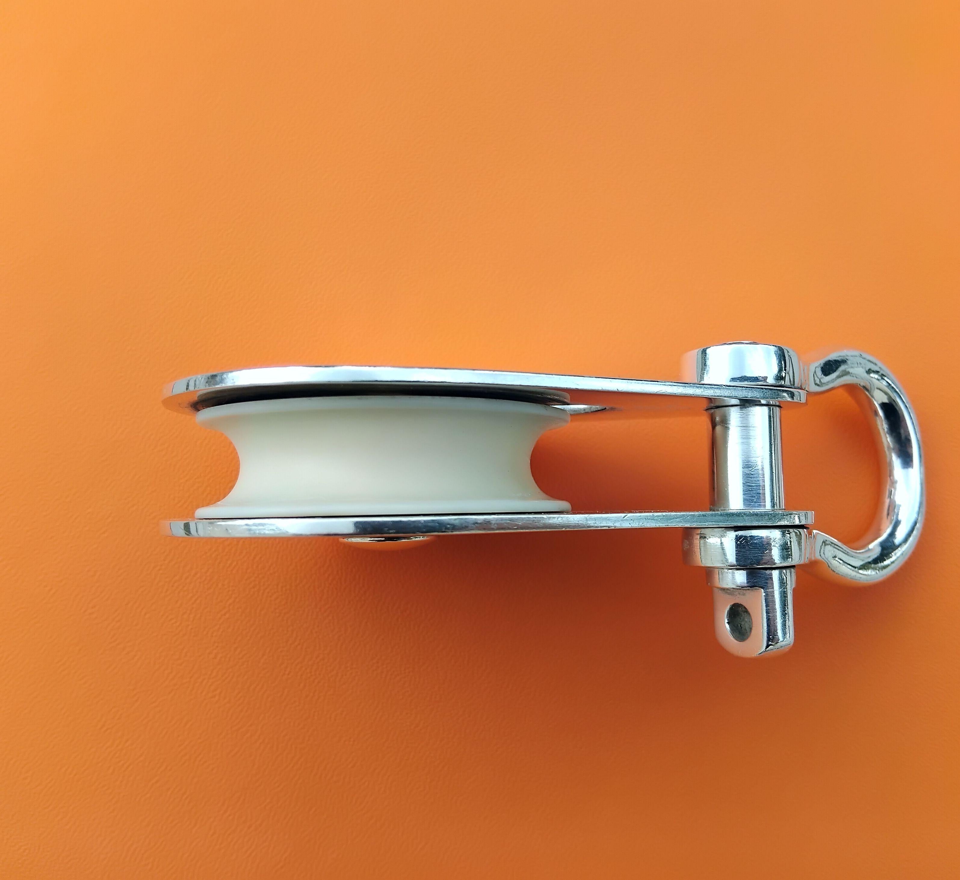 Hermès Pipe Holder Pulley Shackle Shaped Vintage in Silver Rare Navy Theme For Sale 3