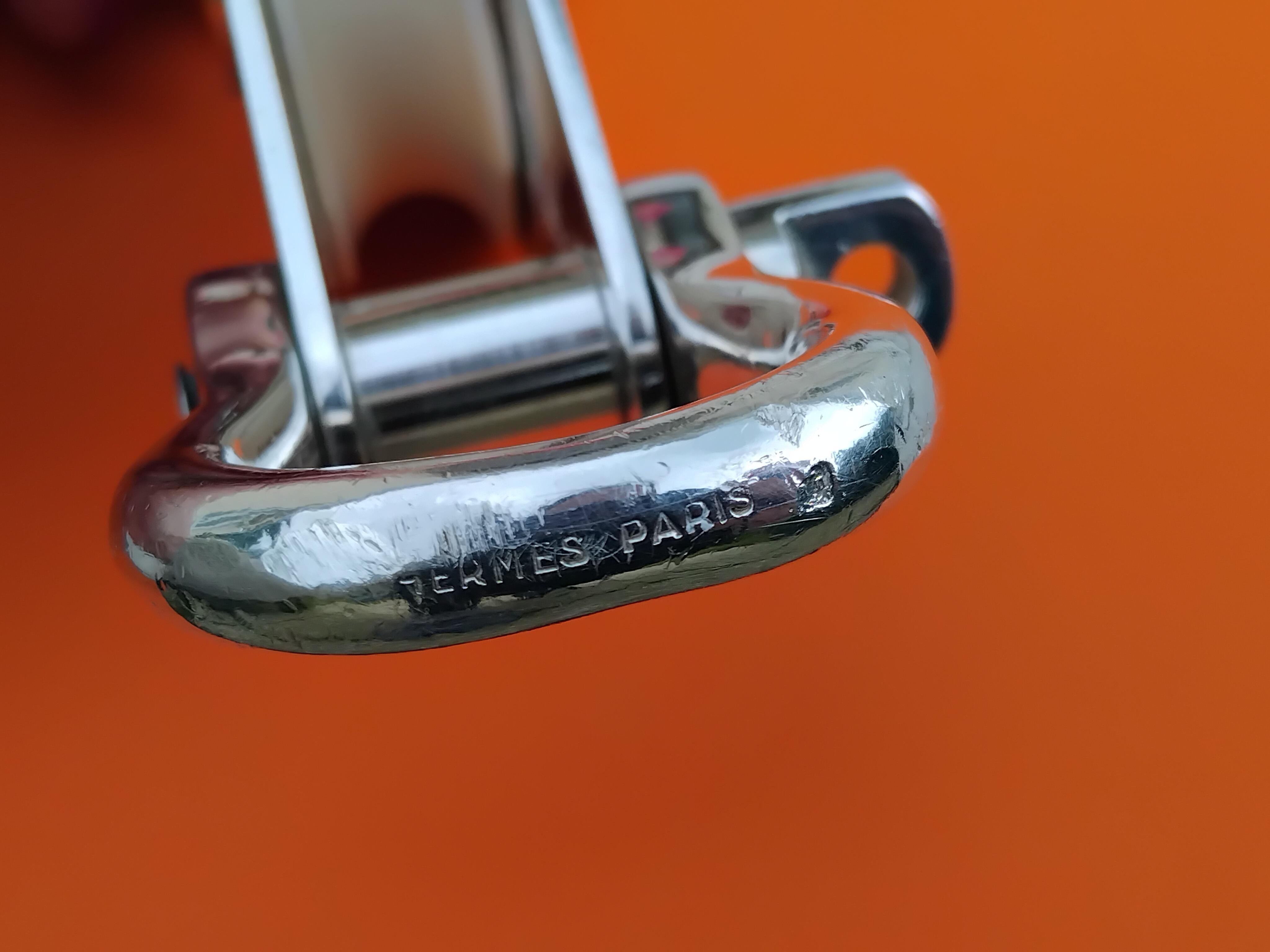 Hermès Pipe Holder Pulley Shackle Shaped Vintage in Silver Rare Navy Theme For Sale 4