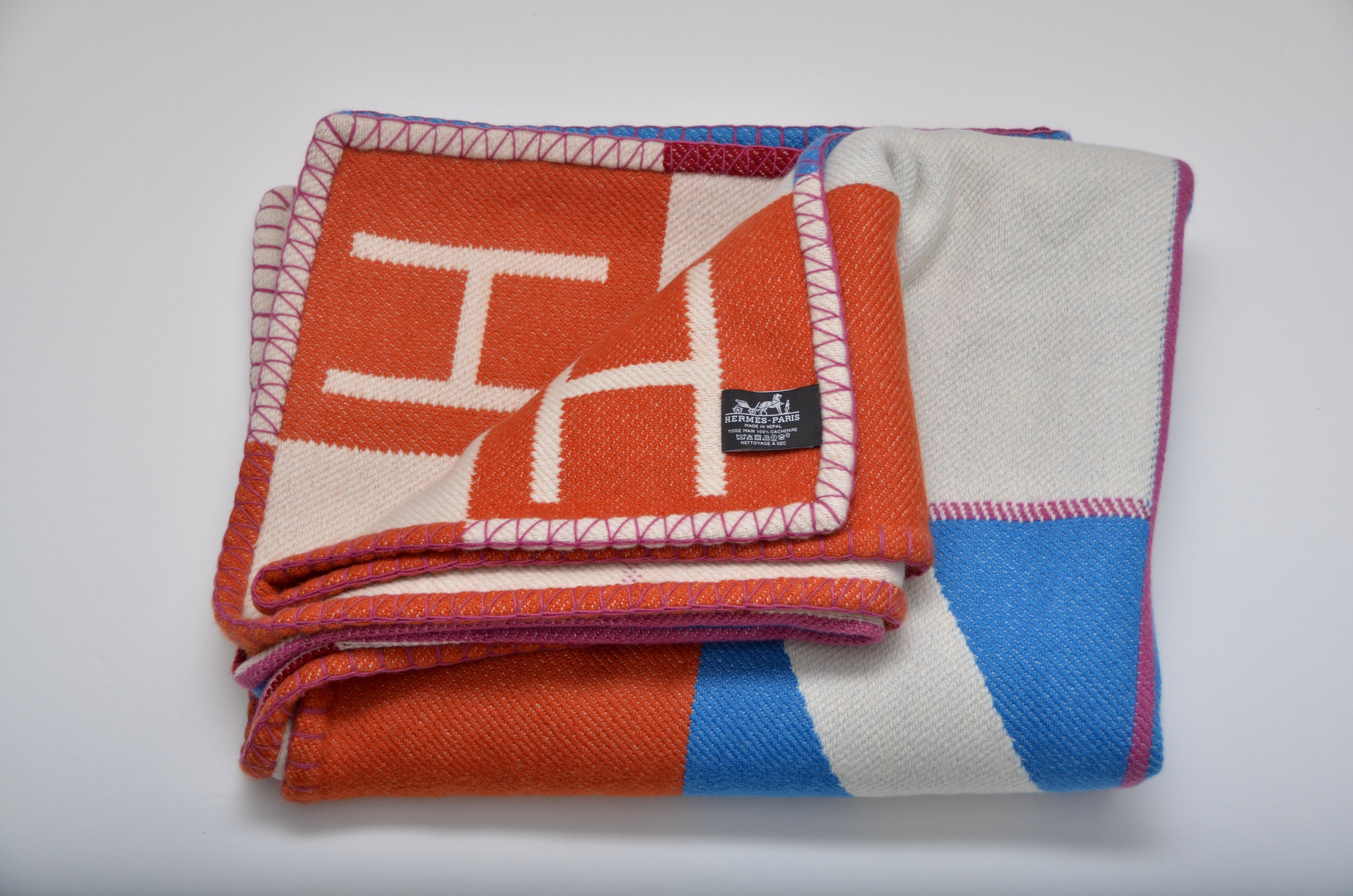 Rosso Coperta Hermes Plaid Tessuto a Mano Avalon 100%Cashmere Ciano / Carmin 140x185CM  NUOVO in vendita