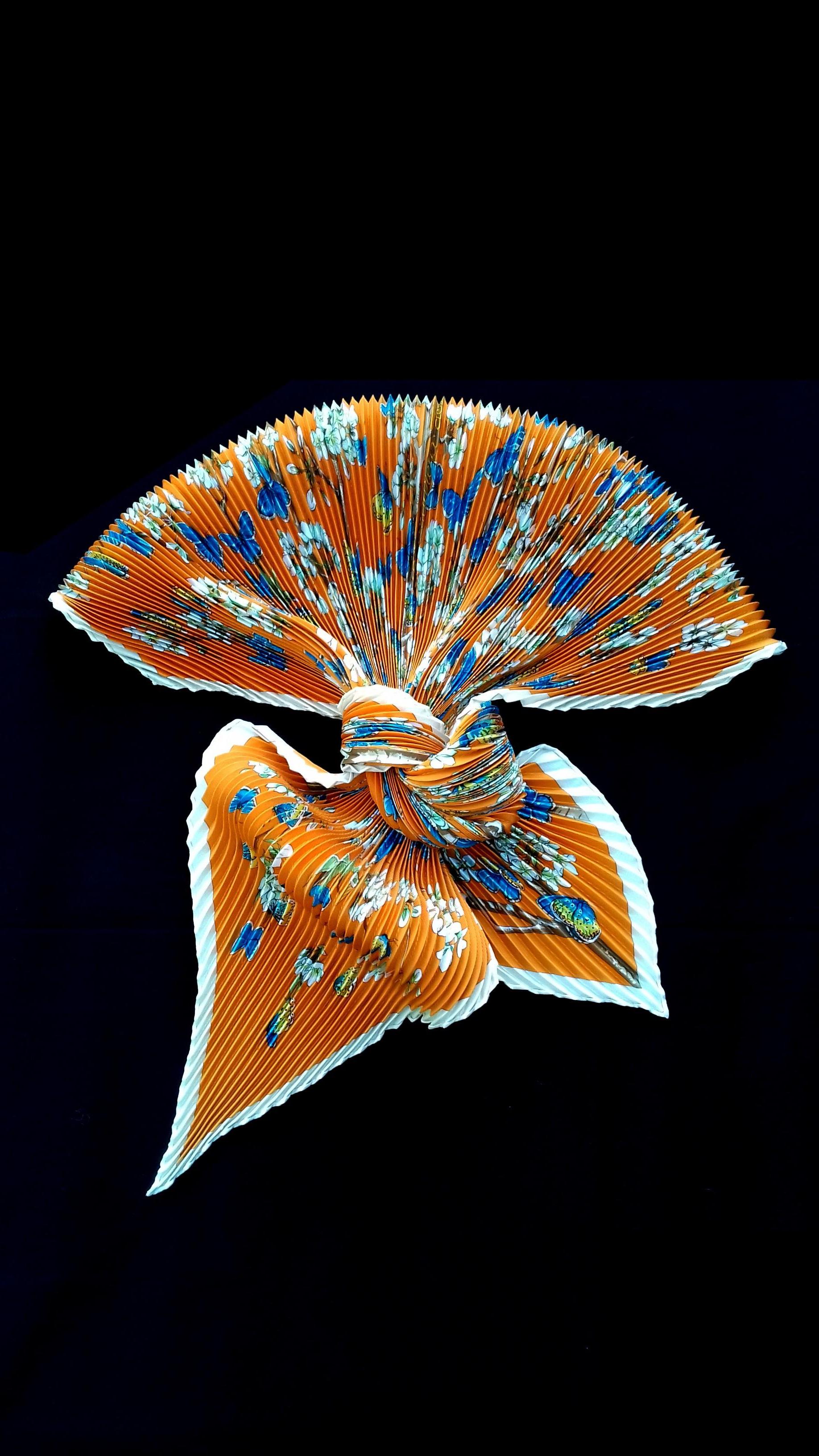 Hermès Pleated Silk Scarf Vol Amoureux des Azures Toutsy Butterflies 90 cm 16