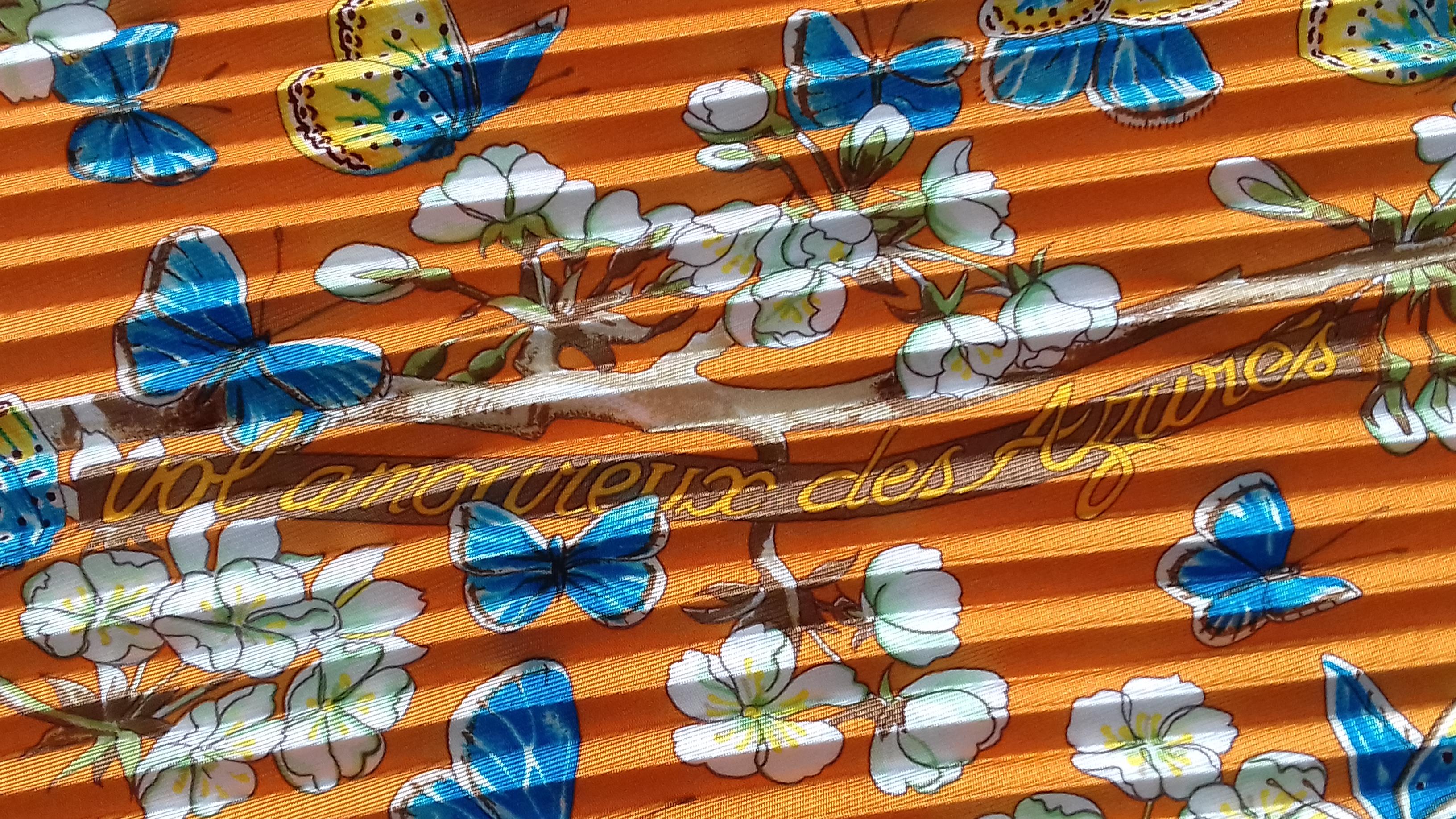 Hermès plissierter Seidenschal Vol Amoureux des Azures Toutsy Schmetterlinge 90 cm Damen