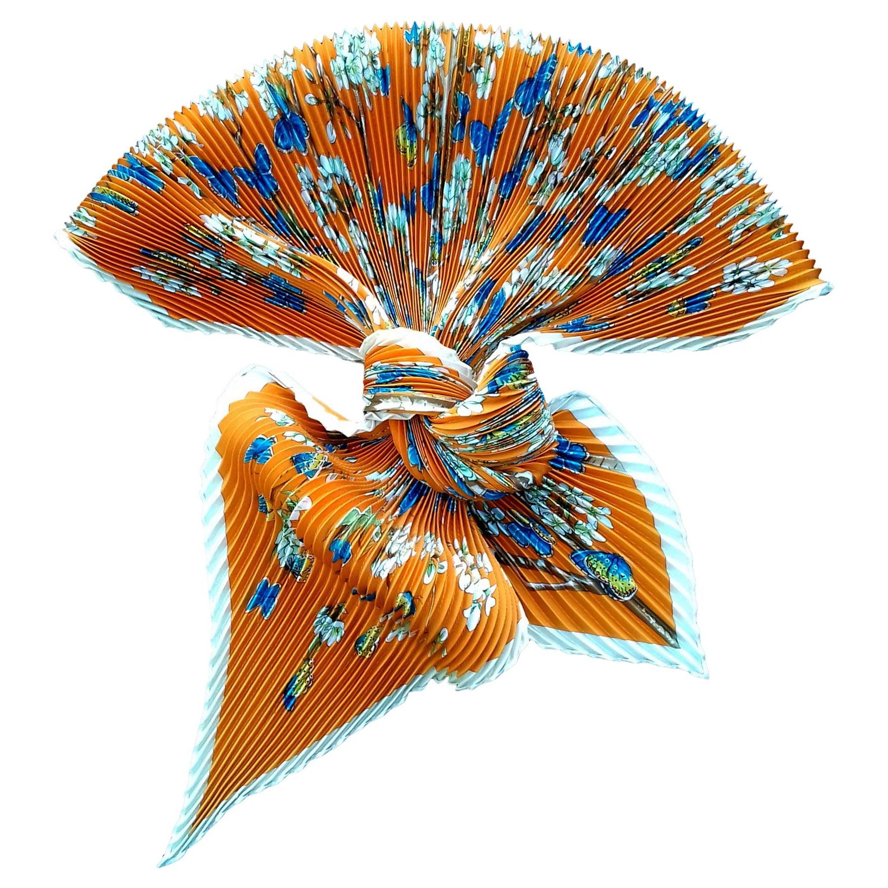 Hermès plissierter Seidenschal Vol Amoureux des Azures Toutsy Schmetterlinge 90 cm