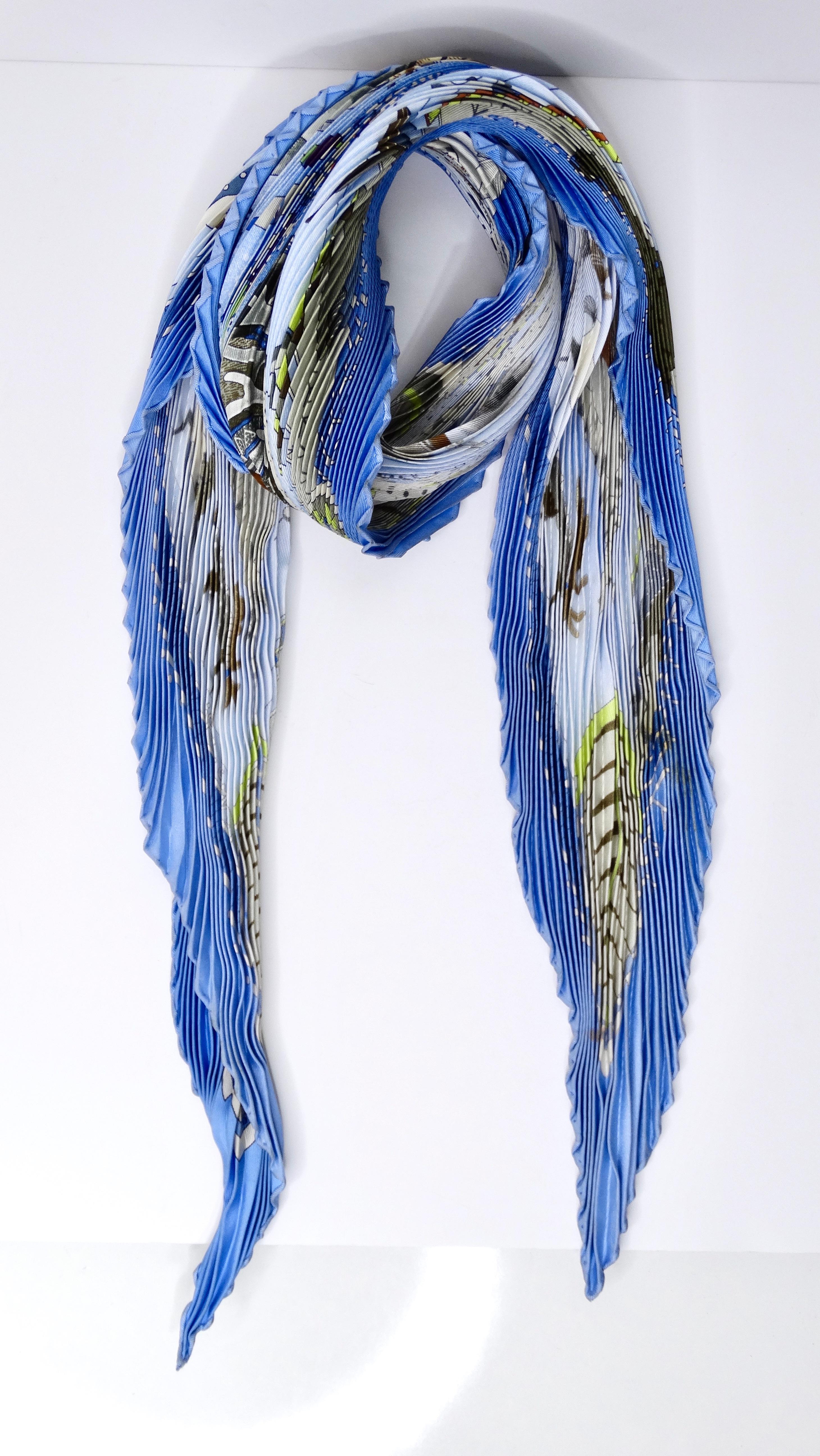Gris Hermès - Écharpe plissée en soie bleue à motif Alaskan à plis 