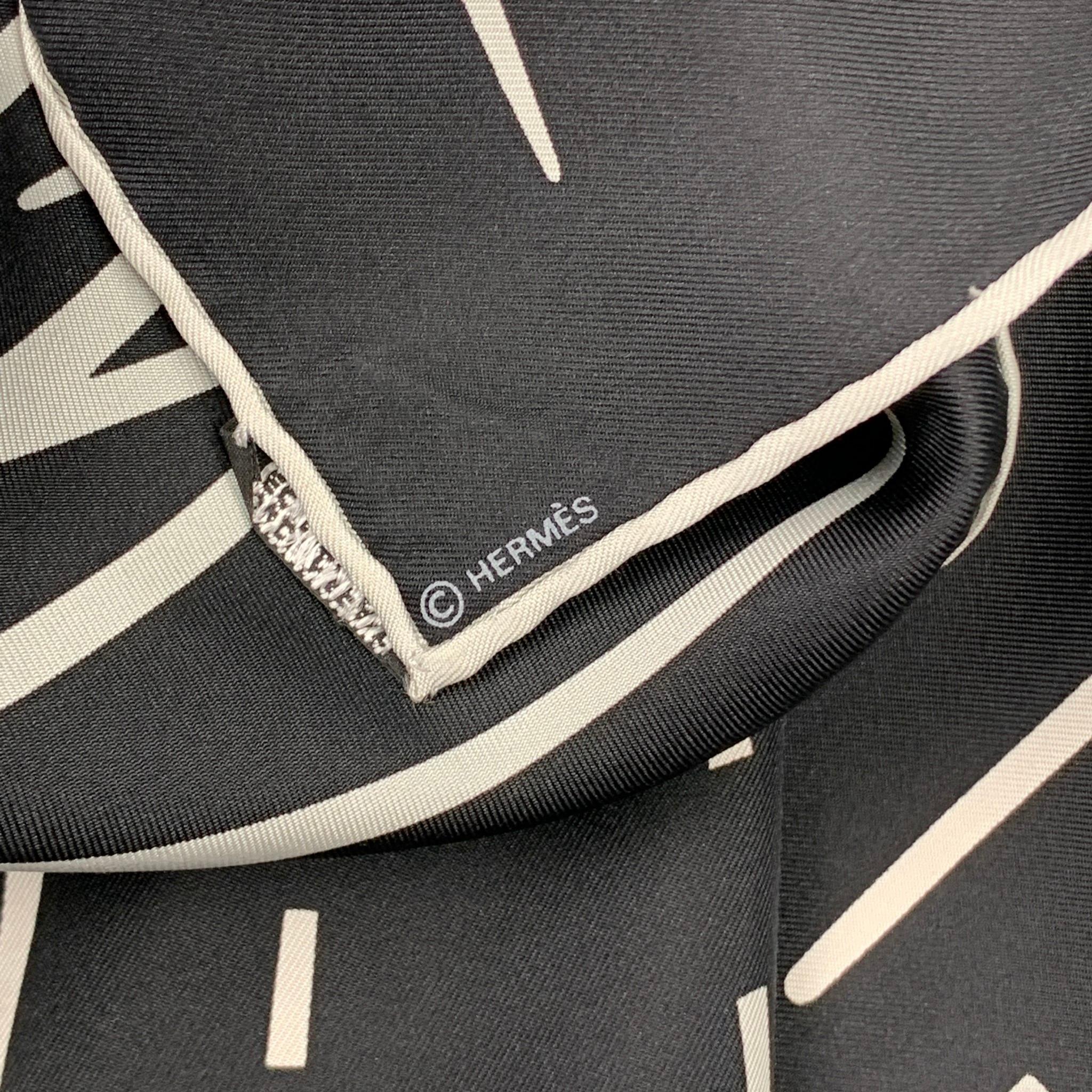 HERMES Pluie D'Etincelles by Wlodzimierz Kaminski Black & White Silk Scarf In Good Condition In San Francisco, CA