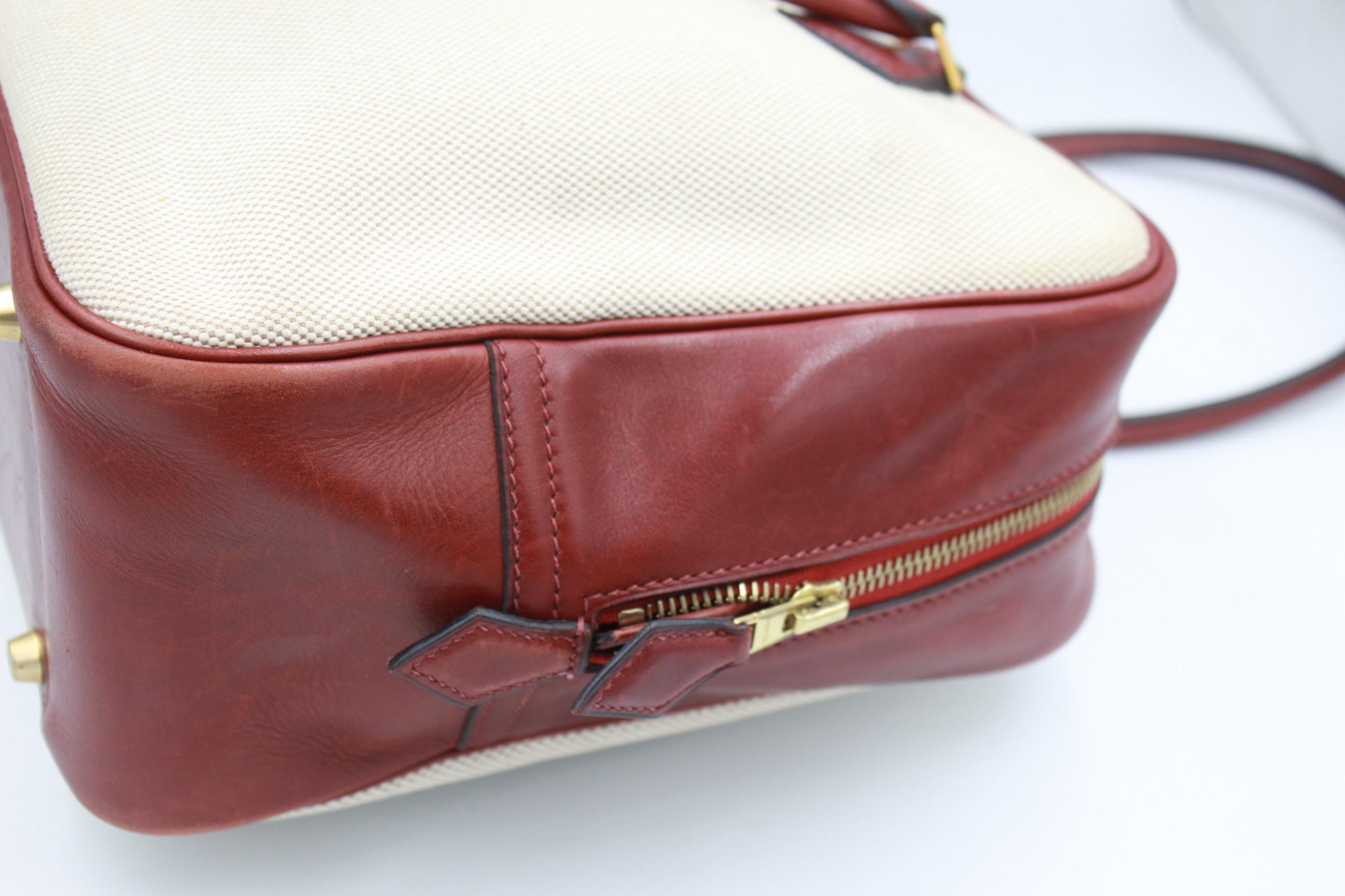 Hermes Plume 32 in Dark Red Leather and Canvas In Good Condition In Paris, FR