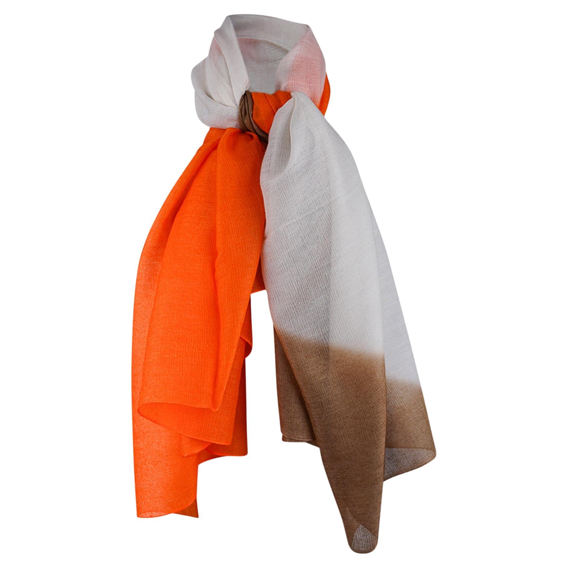 Châle en cachemire/soie Hermès Plume Allumette Ombre, orange à bronze en vente