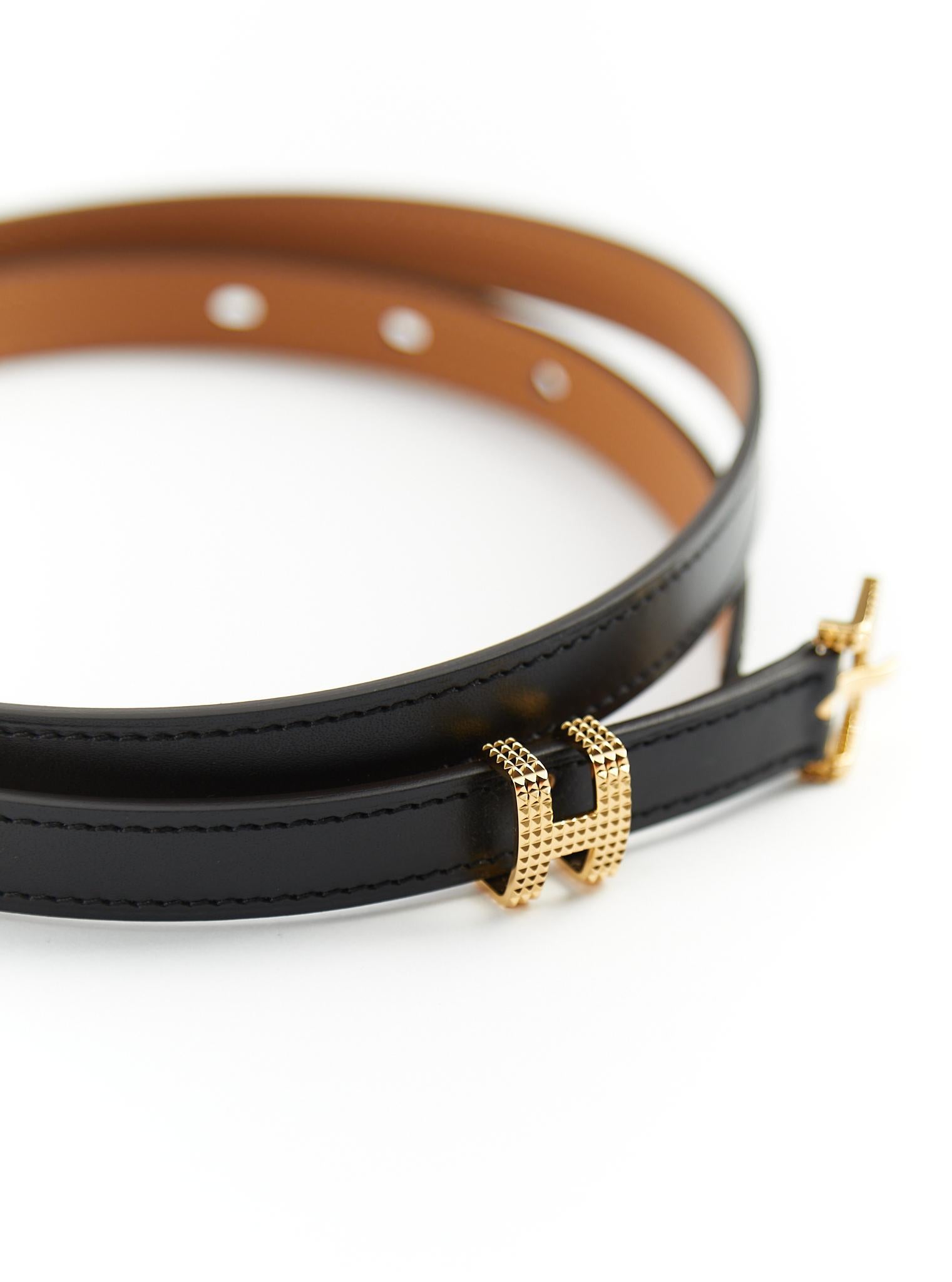 HERMÈS POP H GUILLOCHEE BELT 85 Black Box Leather with Gold Hardware In New Condition For Sale In London, GB