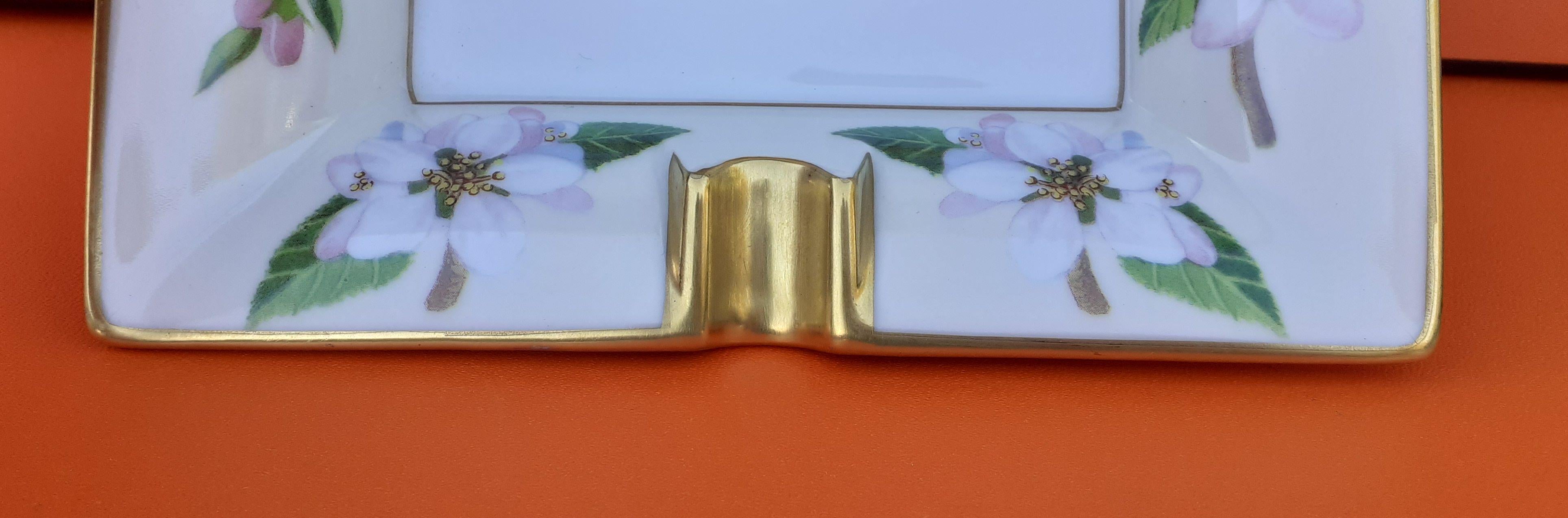 Hermès Porcelain Ashtray Change Tray Apple and Flowers 12