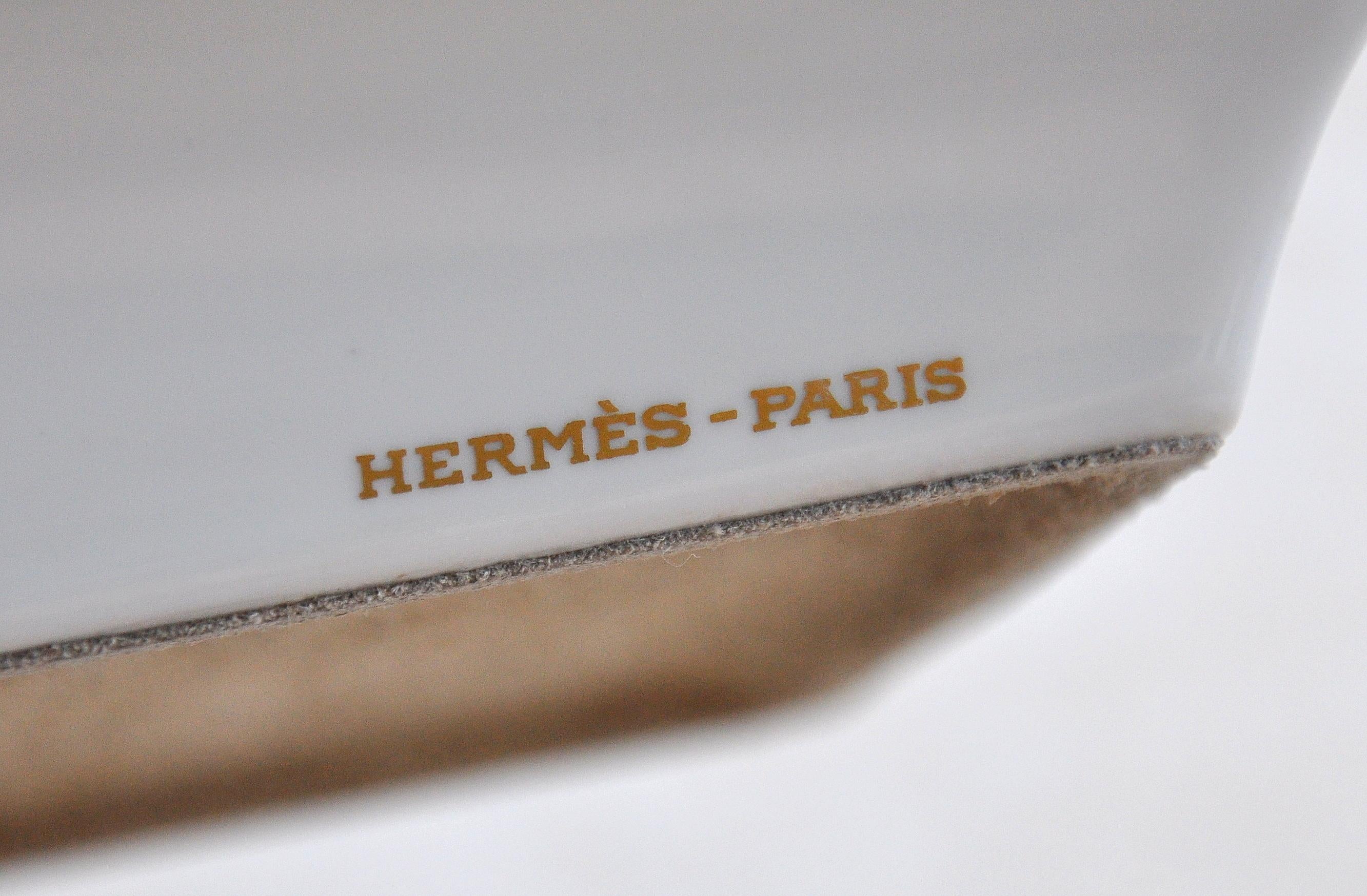 Hermes Porcelain Ashtray In Good Condition In Miami, FL