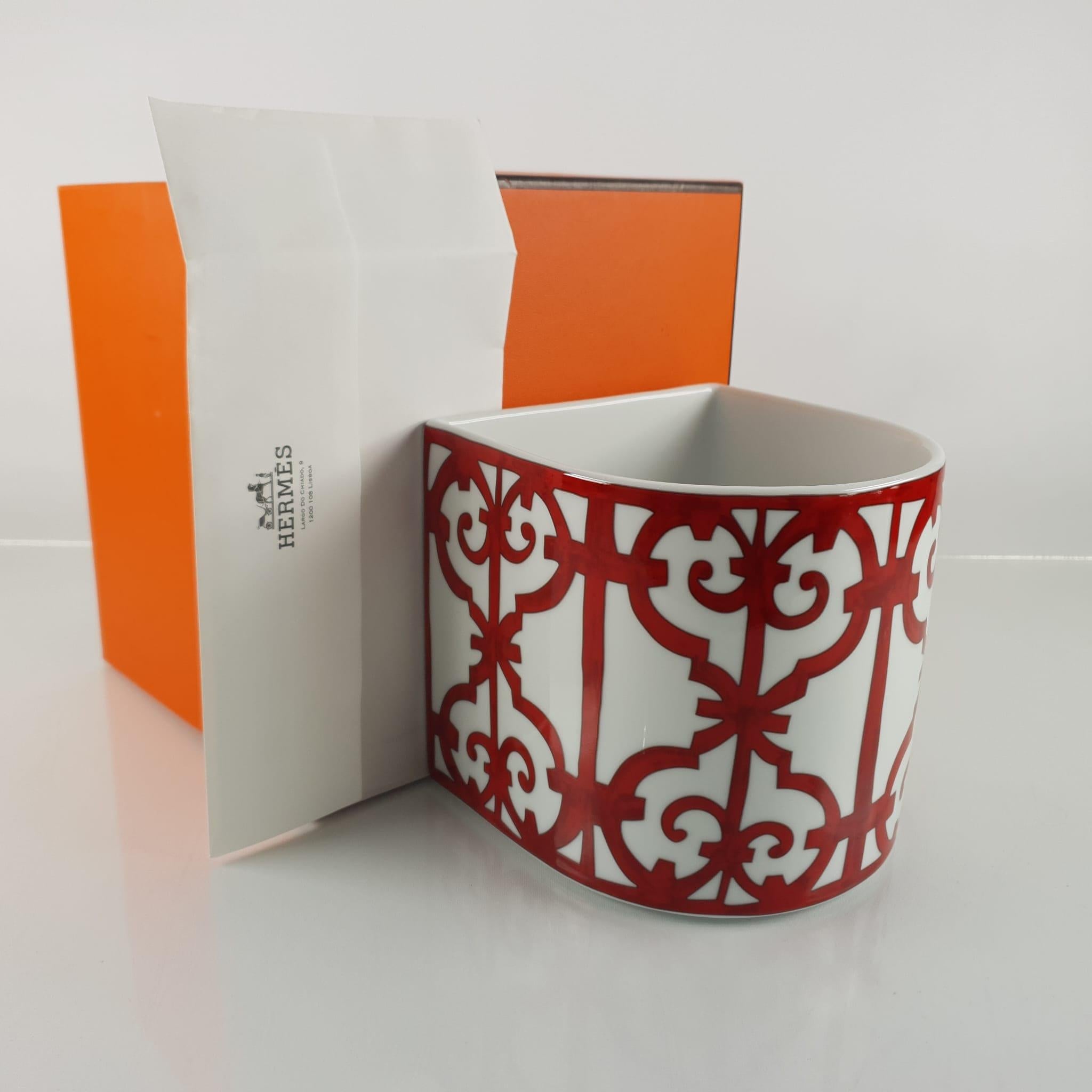 Hermes Porcelain Balcon du Guadalquivir vase, small model For Sale 1