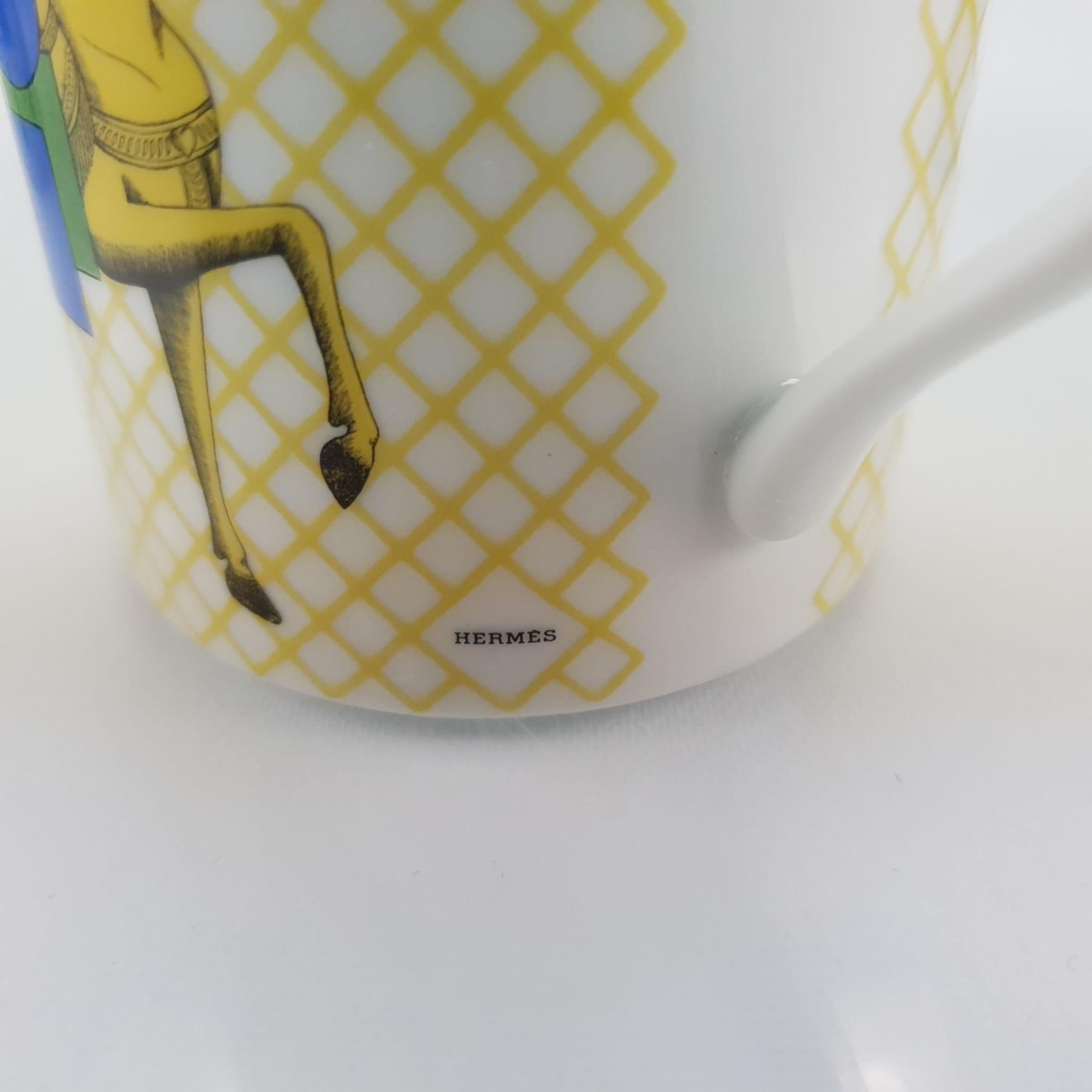 Gray Hermès Porcelain Cavalier en Formes set of 3 mugs For Sale