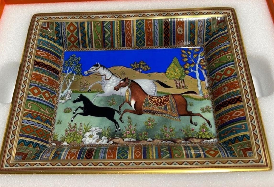 Women's or Men's Hermès Porcelain Cheval D”orient tray, small model For Sale
