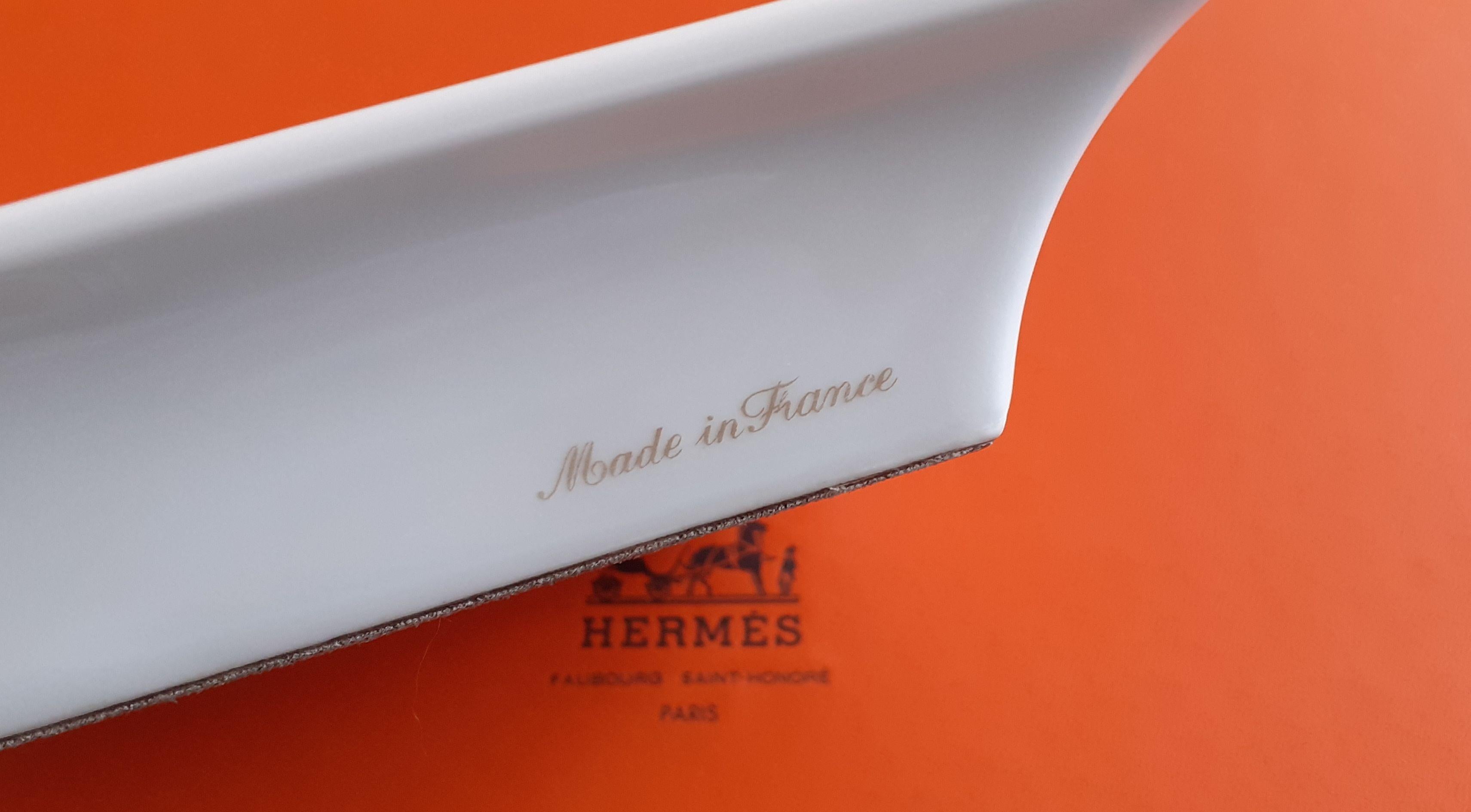 Women's or Men's Hermès Porcelain Cigar Ashtray Change Tray Golf Pattern RARE
