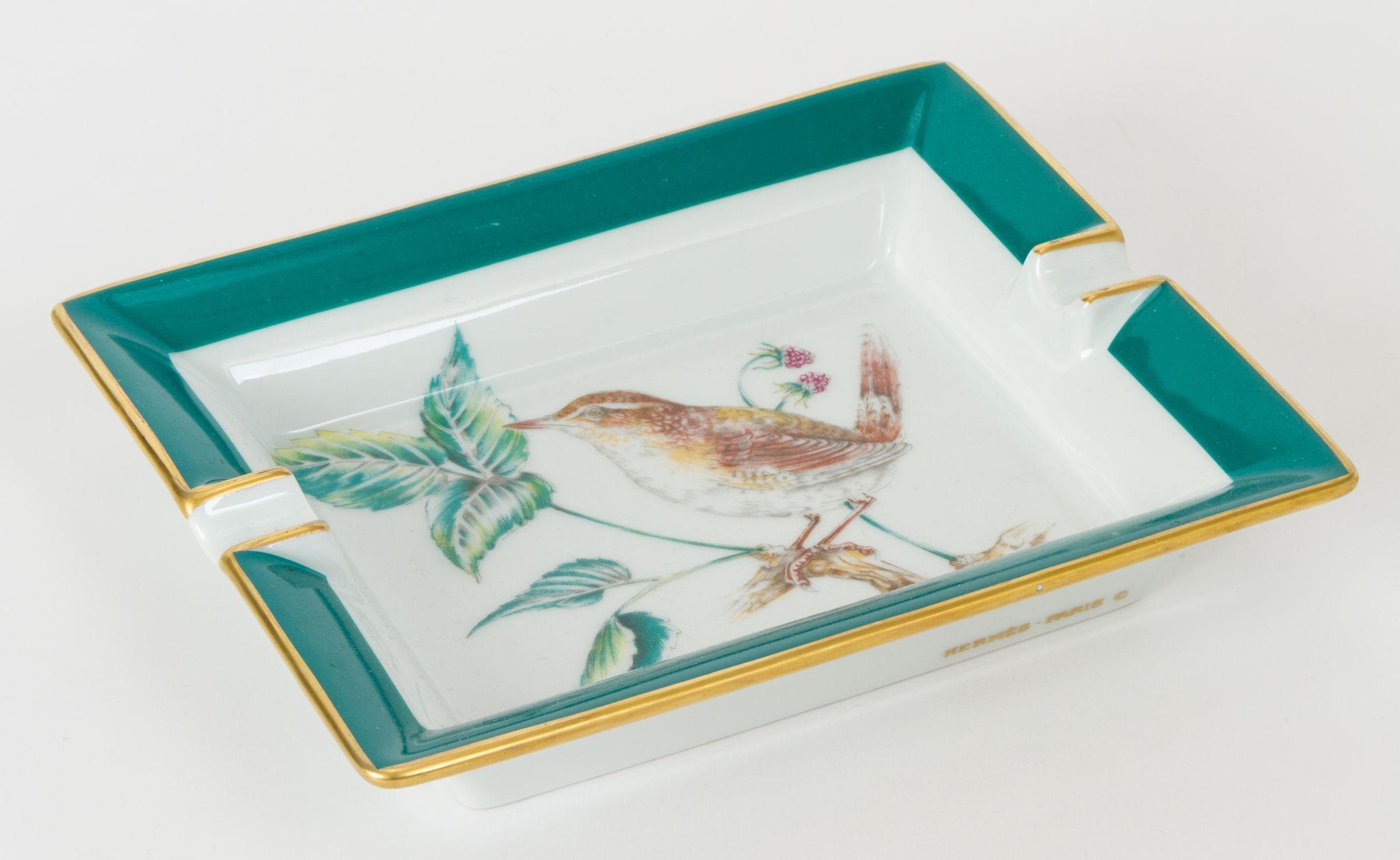 Hermès green and white porcelain ashtray with bird design. Excellent condition. 