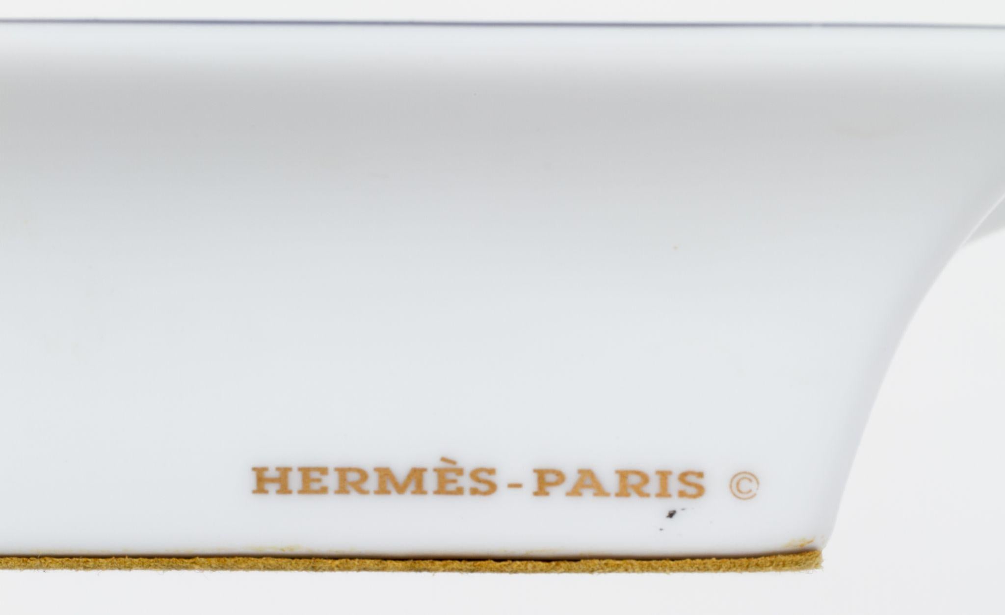 Hermès Porcelain Green Birds Ashtray In Excellent Condition For Sale In West Hollywood, CA