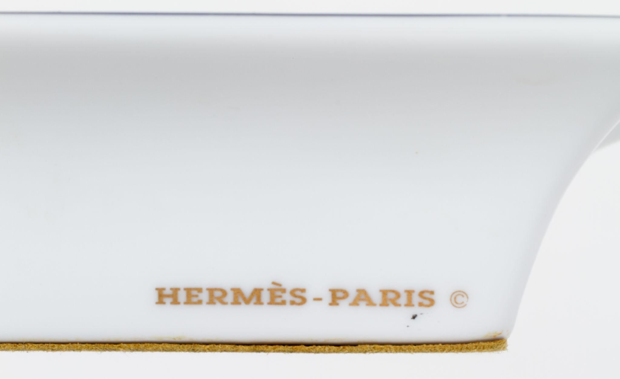 Bianco Hermès Porcelain Green Birds Ashtray in vendita