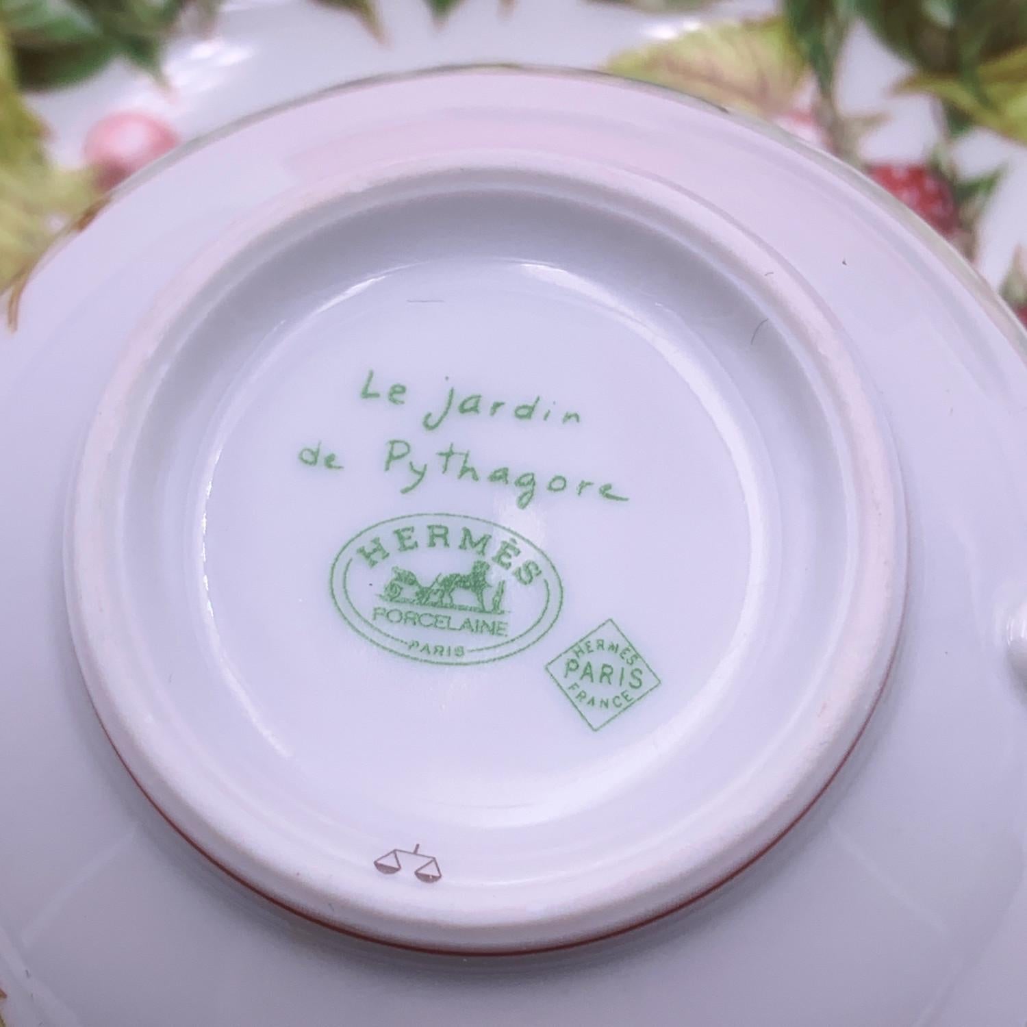 Women's or Men's Hermes Porcelain Le Jardin de Pythagore Set of 2 Tea Cups and Saucers
