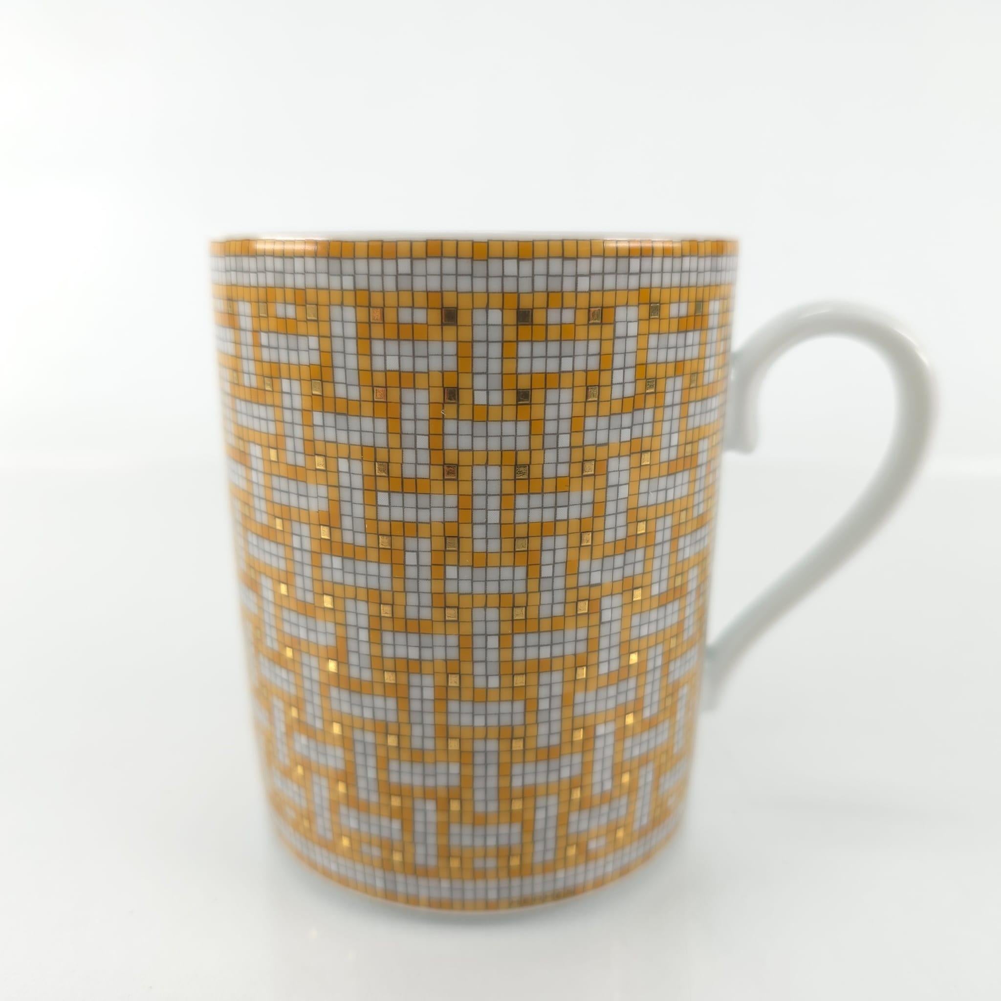 Hermès Porcelain Mosaique au 24 gold mug In New Condition For Sale In Nicosia, CY