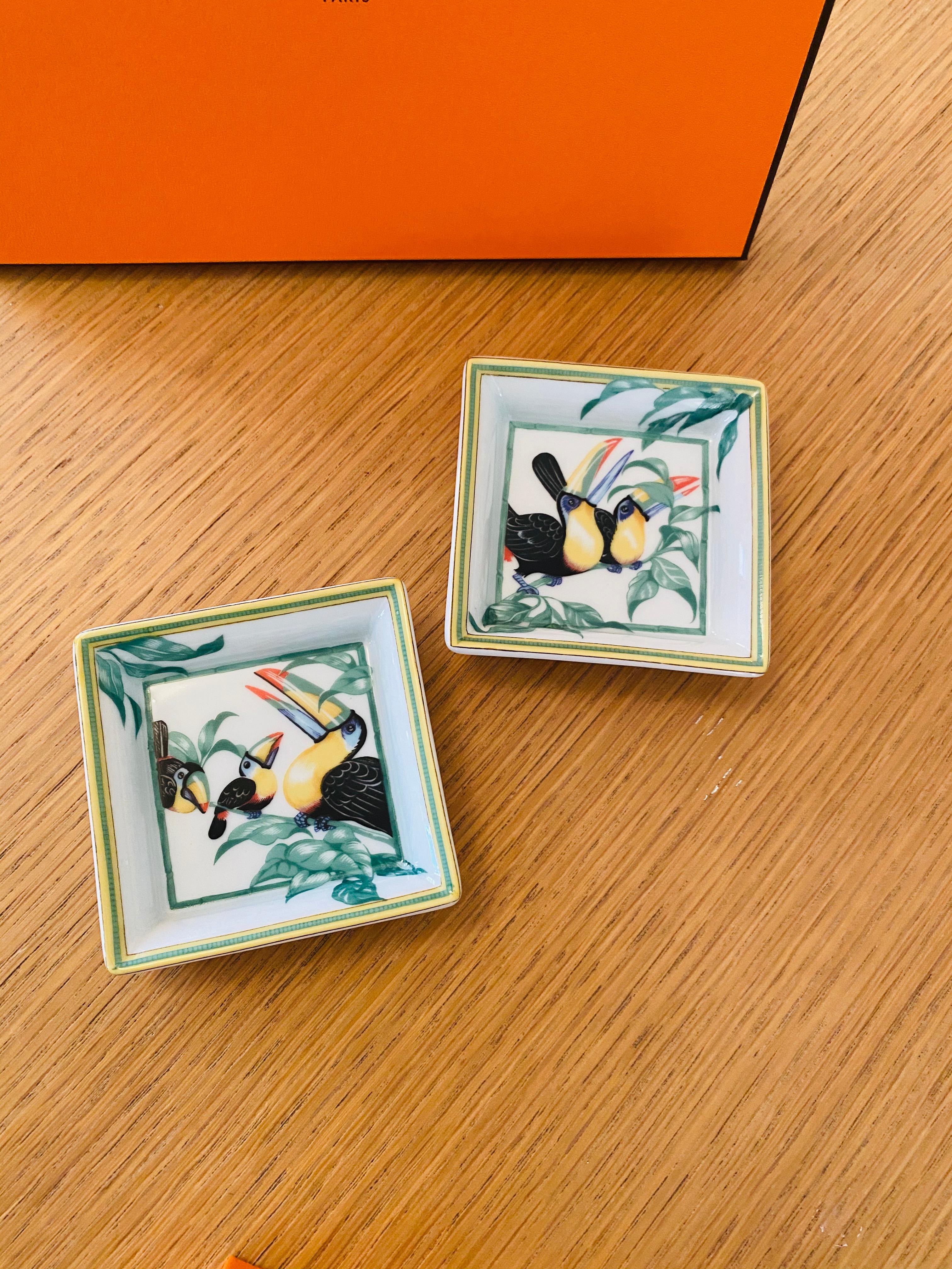 Porcelaine Paire de coupelles 