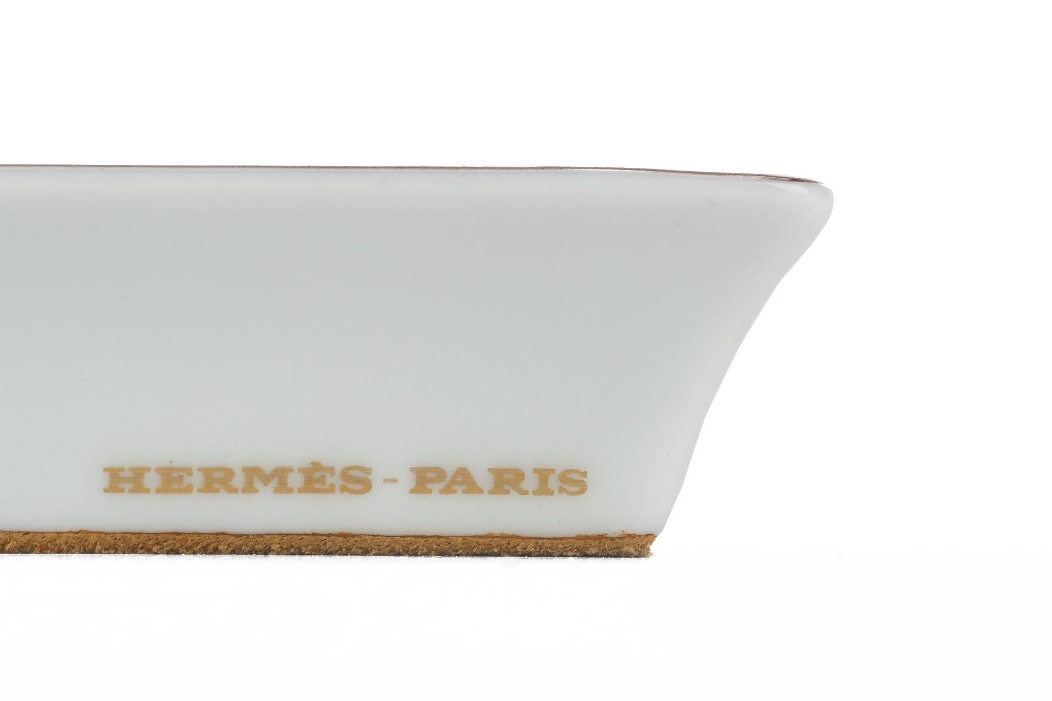 Marron Hermès Porcelaine Ship Ashtray With Box en vente