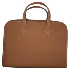 Used Hermes Porte-Documents Victoria Light Veau Togo Gold