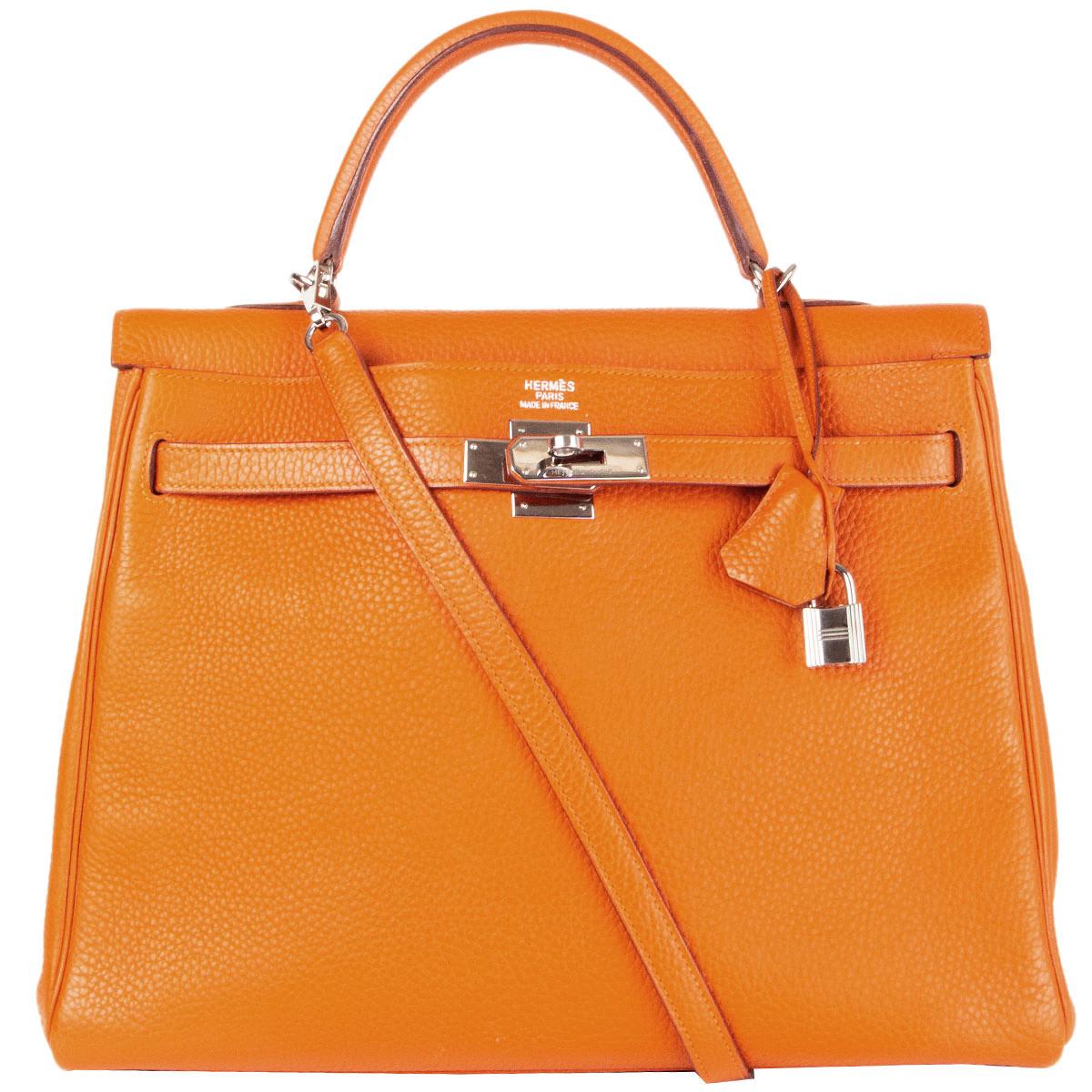 HERMES Potiron orange Clemence leather KELLY 35 RETOURNE Bag In Excellent Condition In Zürich, CH