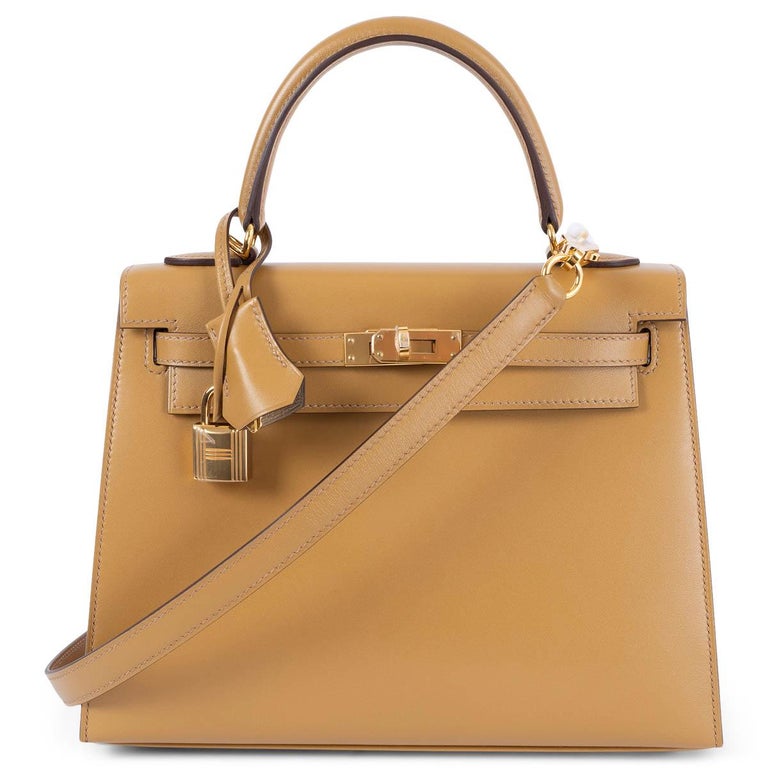 HERMES Poussiere beige Tadelakt Leder KELLY 25 SELLIER Tasche Ghw