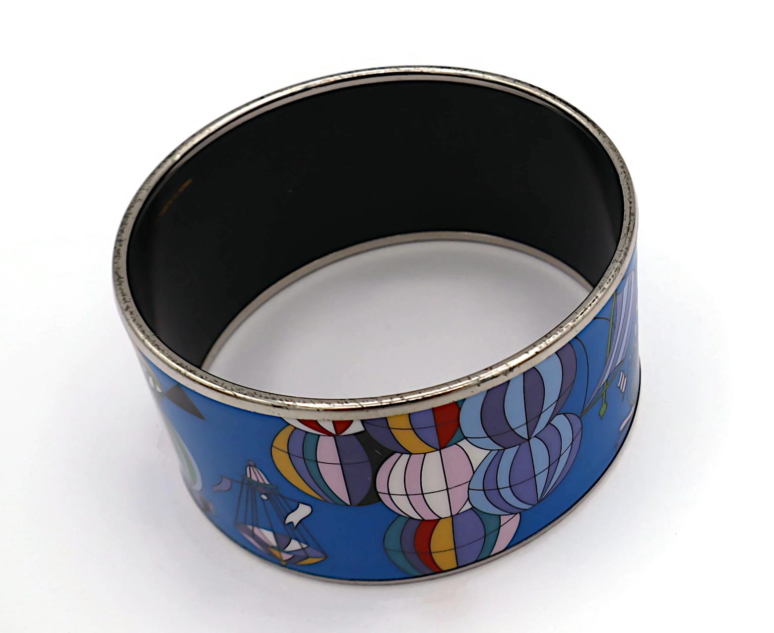 HERMES Gedruckte Emaille-Manschettenarmband Les Folies du Ciel im Angebot 10