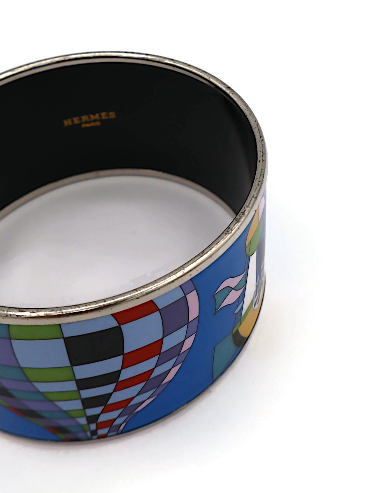 HERMES Gedruckte Emaille-Manschettenarmband Les Folies du Ciel im Angebot 12