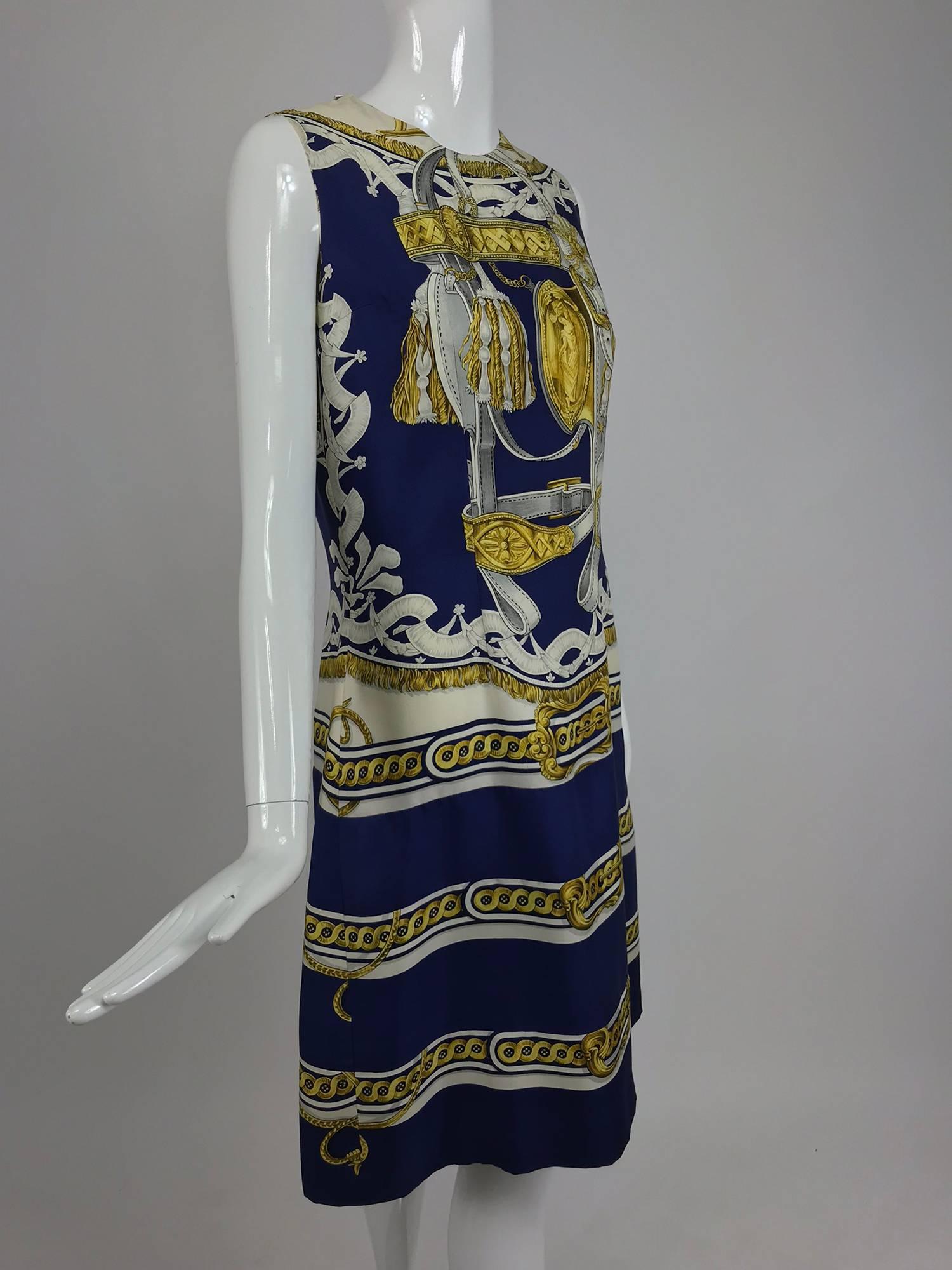 Hermes printed silk twill sheath dress 1970s 42 For Sale 2