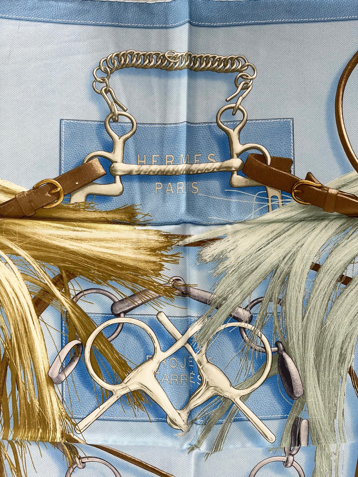 Echarpe en twill de soie Hermès Projets Carrés, bleu clair, avec bords roulés à la main, 35