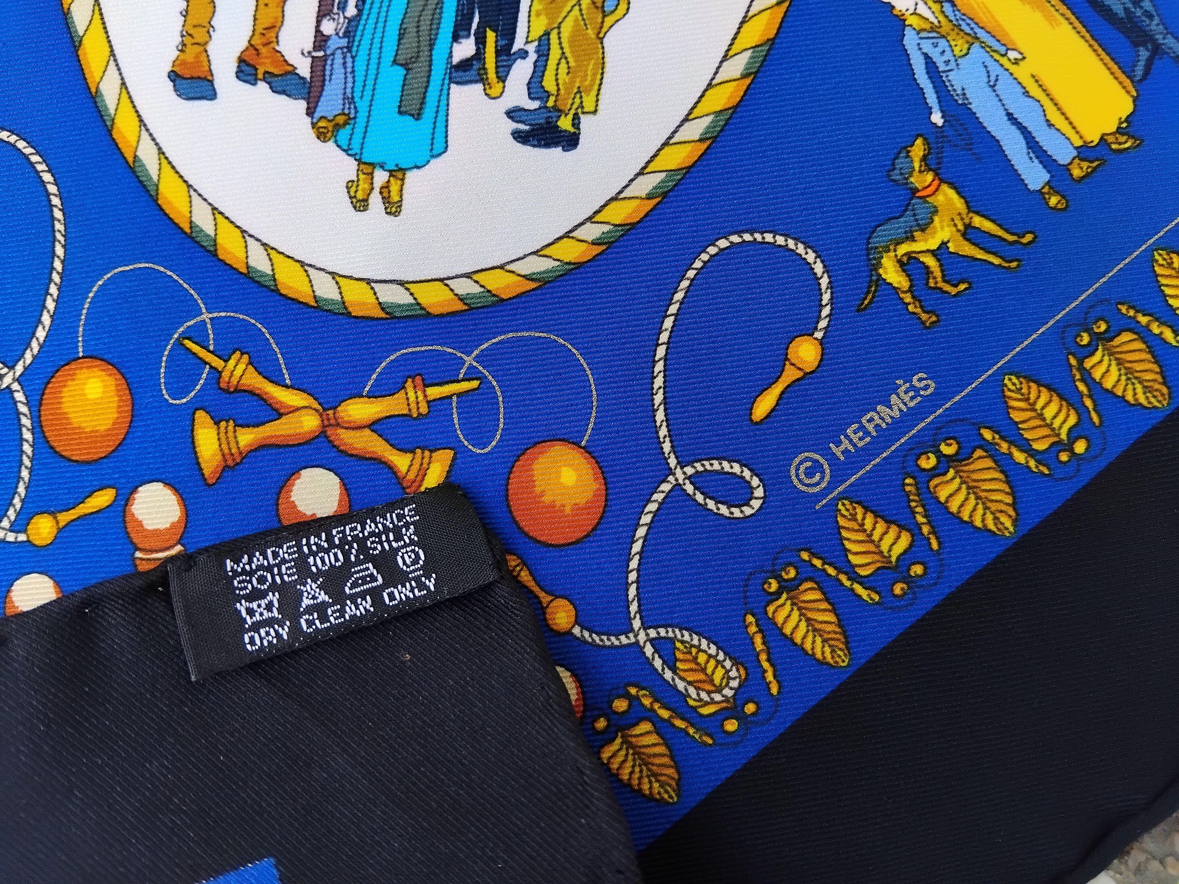 Hermès Promenades de Paris Silk Scarf Ledoux Noir Bleu Nuit 70 cm For Sale 9