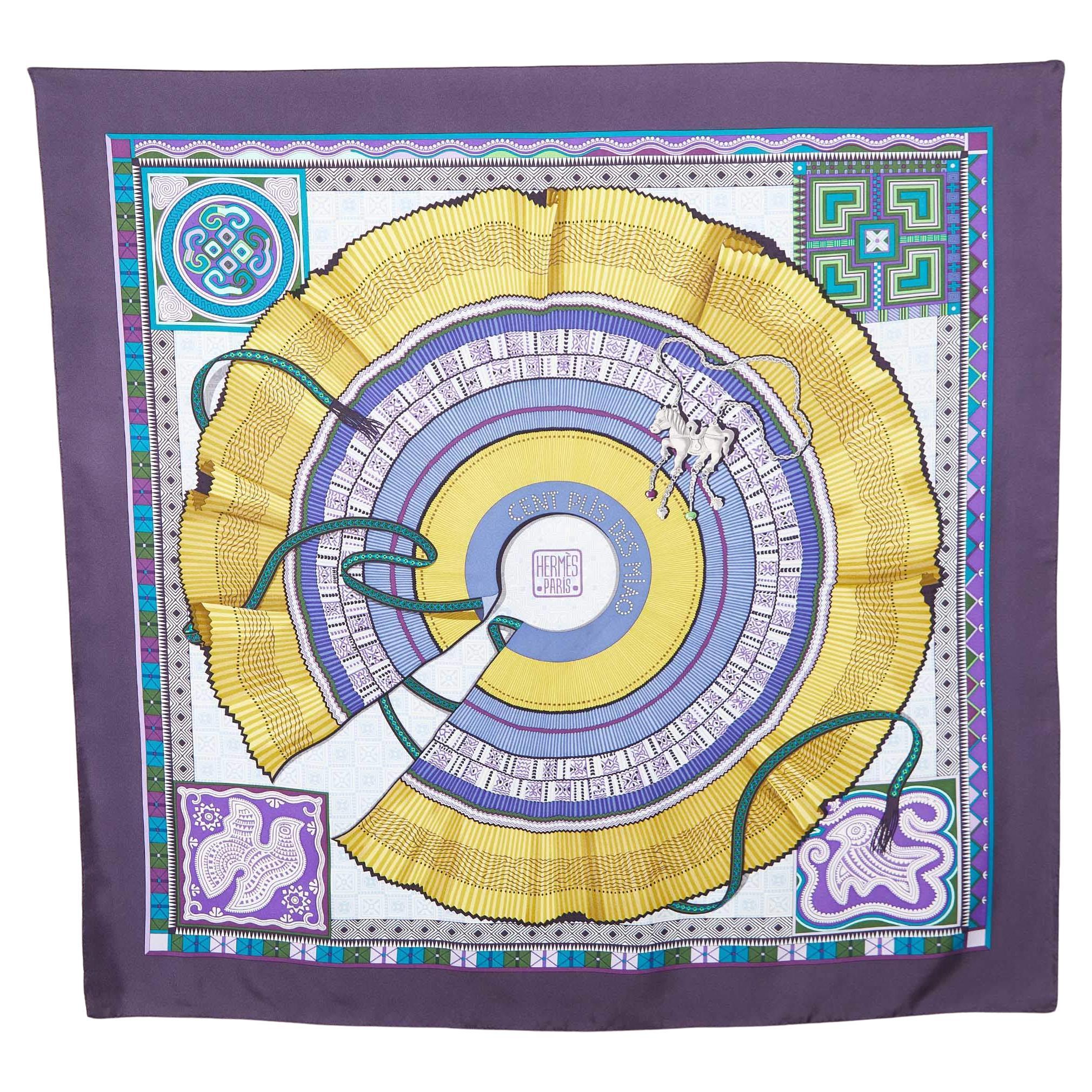 Écharpe carrée en soie imprimée Cent Plis Des Miao, violet, Hermès en vente