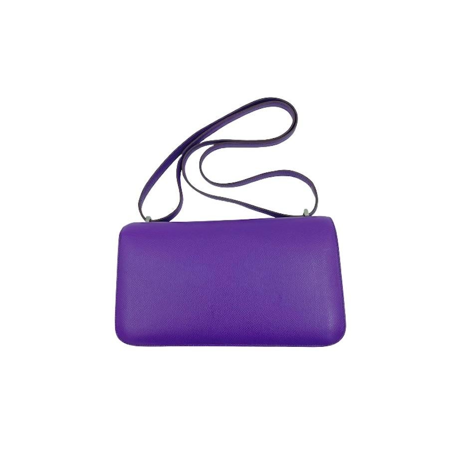 Stunning Hermès Constance Elan bag in purple crocus Epsom leather. Comes in its original HERMES dustbag !
Condition : very good
Made in France
Collection : Constance Elan
Gender : woman
Material: Epsom leather
Color : crocus
Measurements : 25 x 15 x