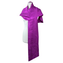 Hermès - Écharpe longue enveloppante en sergé de soie, jacquard violet et calvalcadour