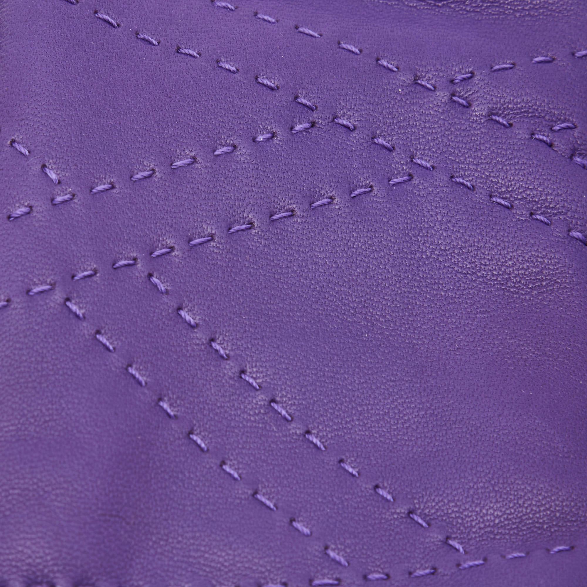 Hermès Purple Leather Stitch Detail Gloves Size 7 In Excellent Condition In Dubai, Al Qouz 2