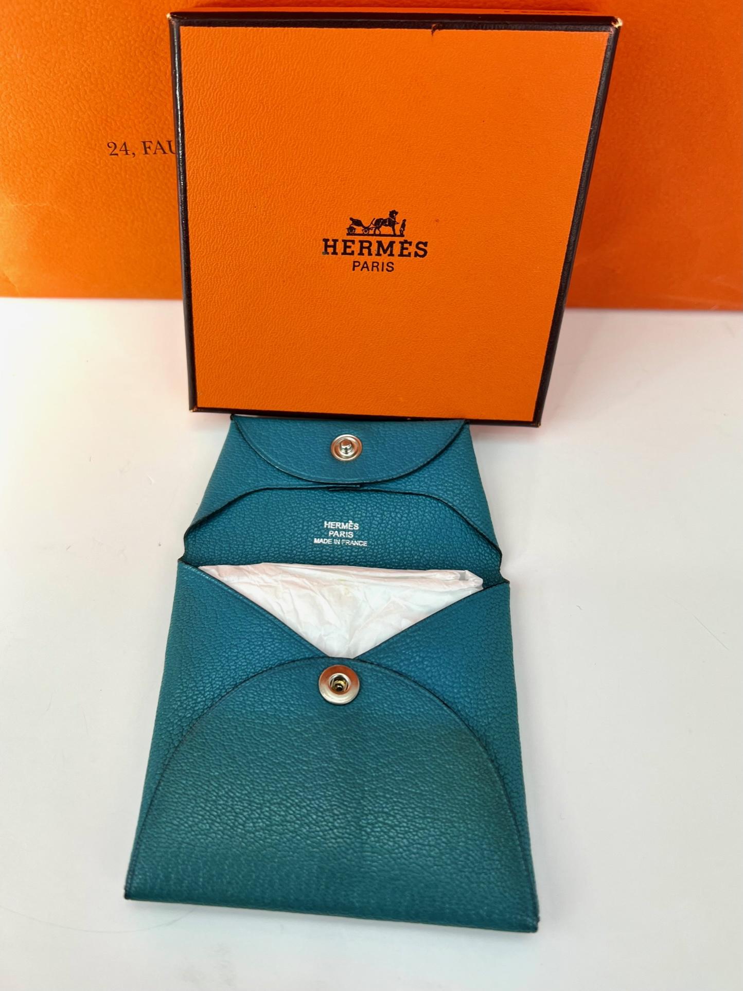 Hermès Purse Chevre Mysore Bastia Verso Coin Purse Mini W/Added Chain For Sale 5