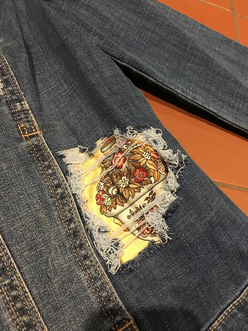 Donna Hermes Qui' Import le Flacons Sciarpa di seta Giacca di denim invecchiata-Medium in vendita