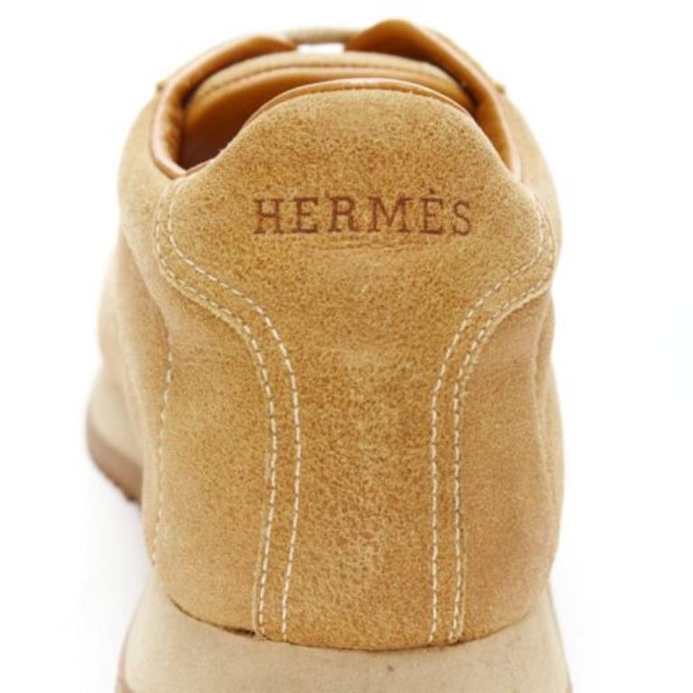 HERMES Baskets basses en daim fauve avec logo H EU37.5 en vente 2