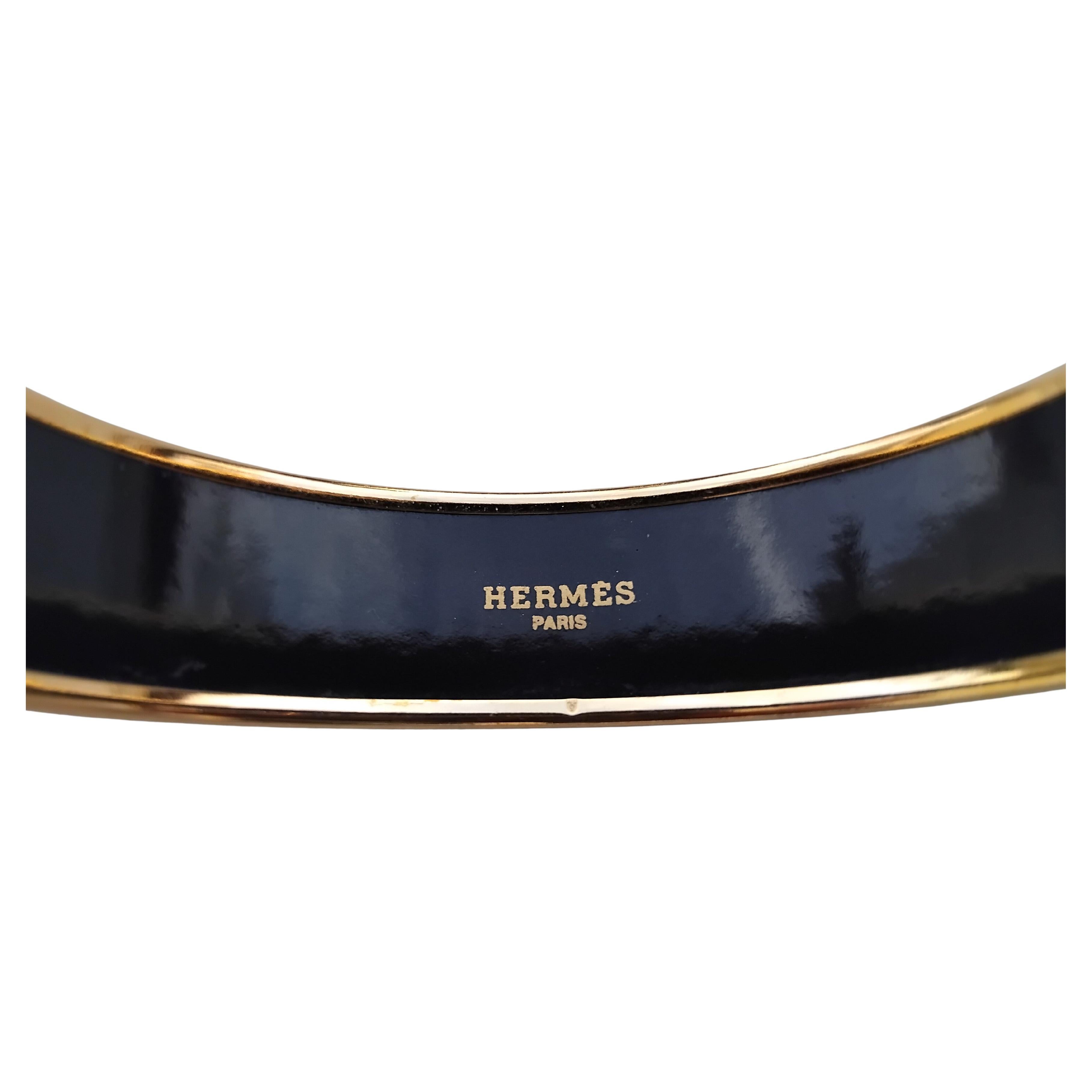 Hermès RabbitS Dogs Print Enamel Matching Bracelet Earrings Gold Hdw Size 70 en vente 2