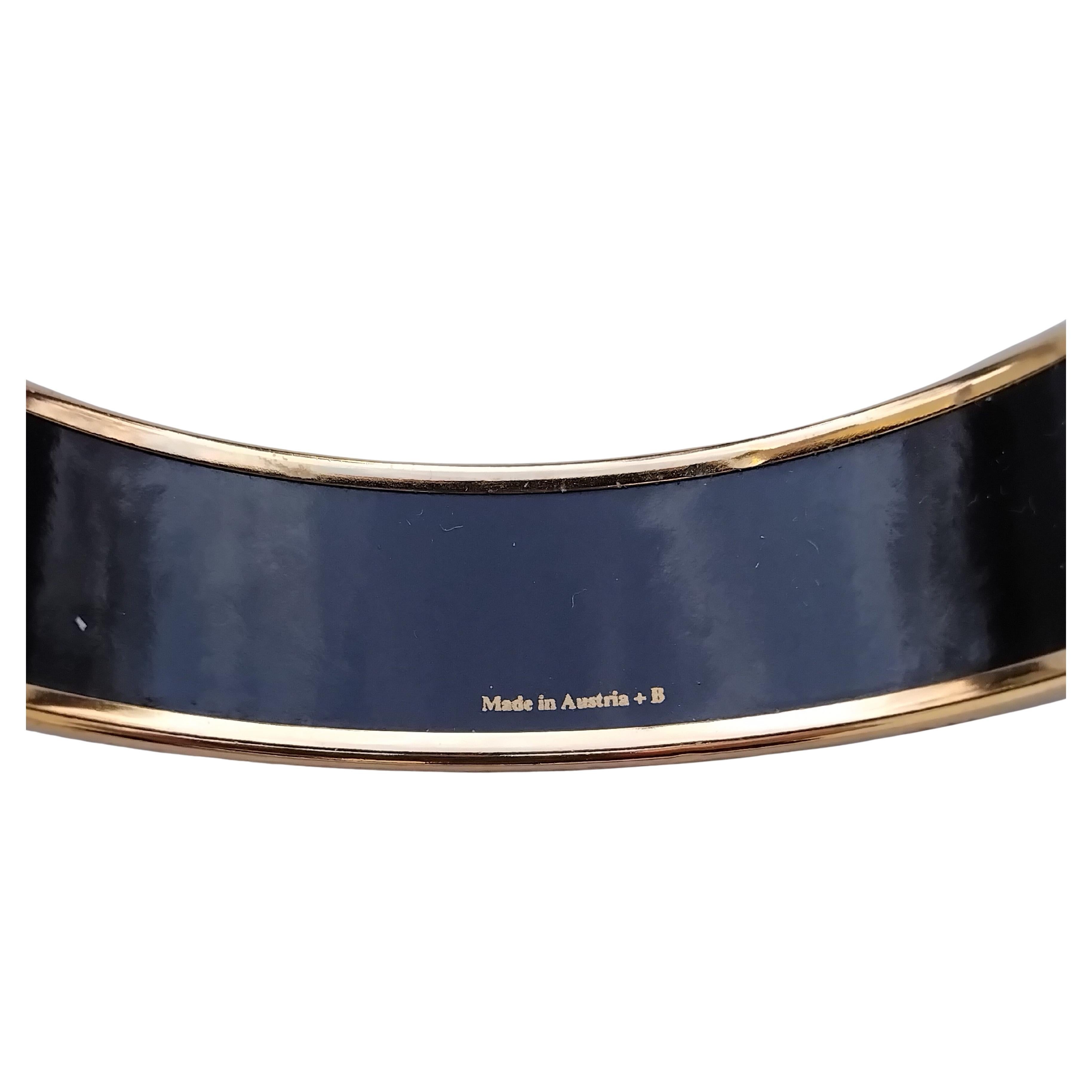 Hermès RabbitS Dogs Print Enamel Matching Bracelet Earrings Gold Hdw Size 70 en vente 3