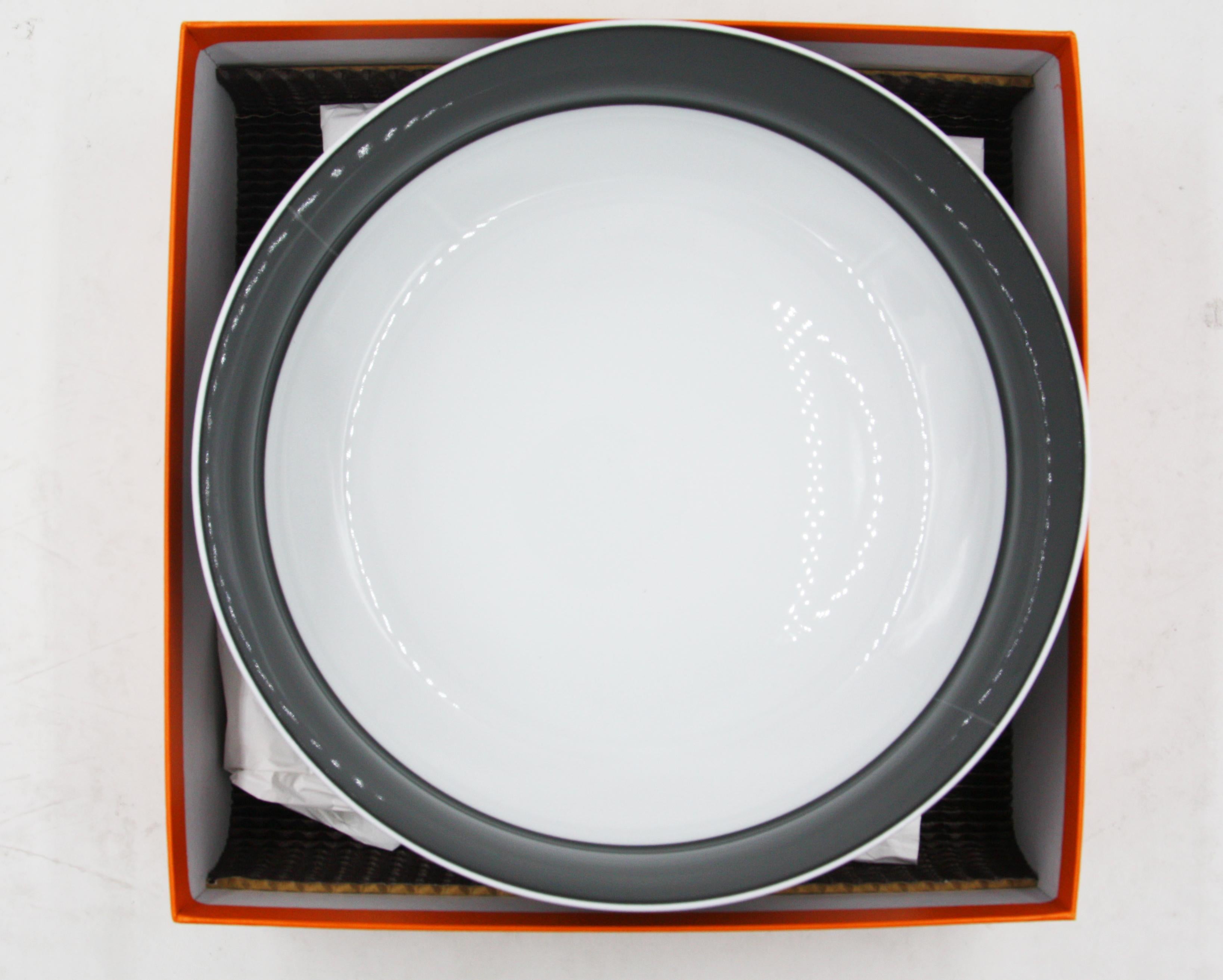 Hermes Rallye 24 salad bowl, large model In New Condition For Sale In New York, NY