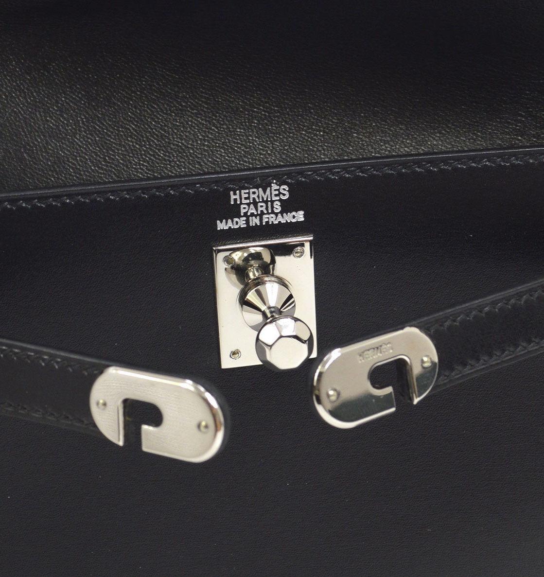 
Leather
Silver tone hardware
Turnlock closure
Leather lining
Made in France
Date code present
Measures 8.25