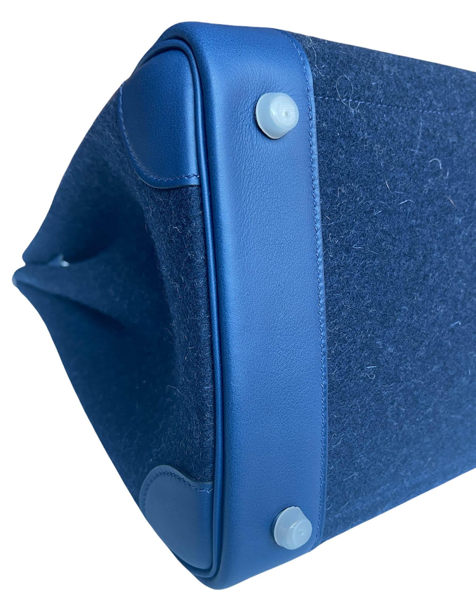 Hermes RARE Bleu Nuit / Blue De Malte Feutre/ Swift 35cm Birkin Bag w/ Box & DB In New Condition In New York, NY