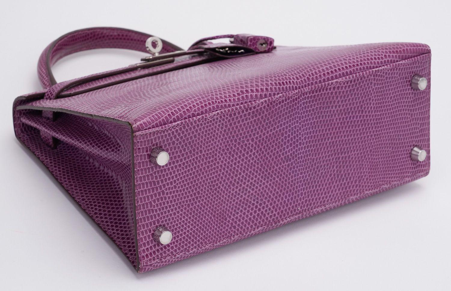 Hermès Rare Kelly 25 Sellier Lizard Violet In Excellent Condition For Sale In West Hollywood, CA