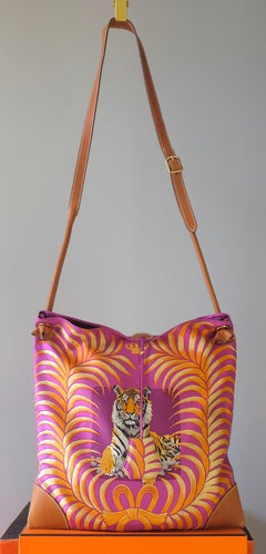 HERMÈS - Rare Silk City shoulder bag with iconic Tigre Royal motif