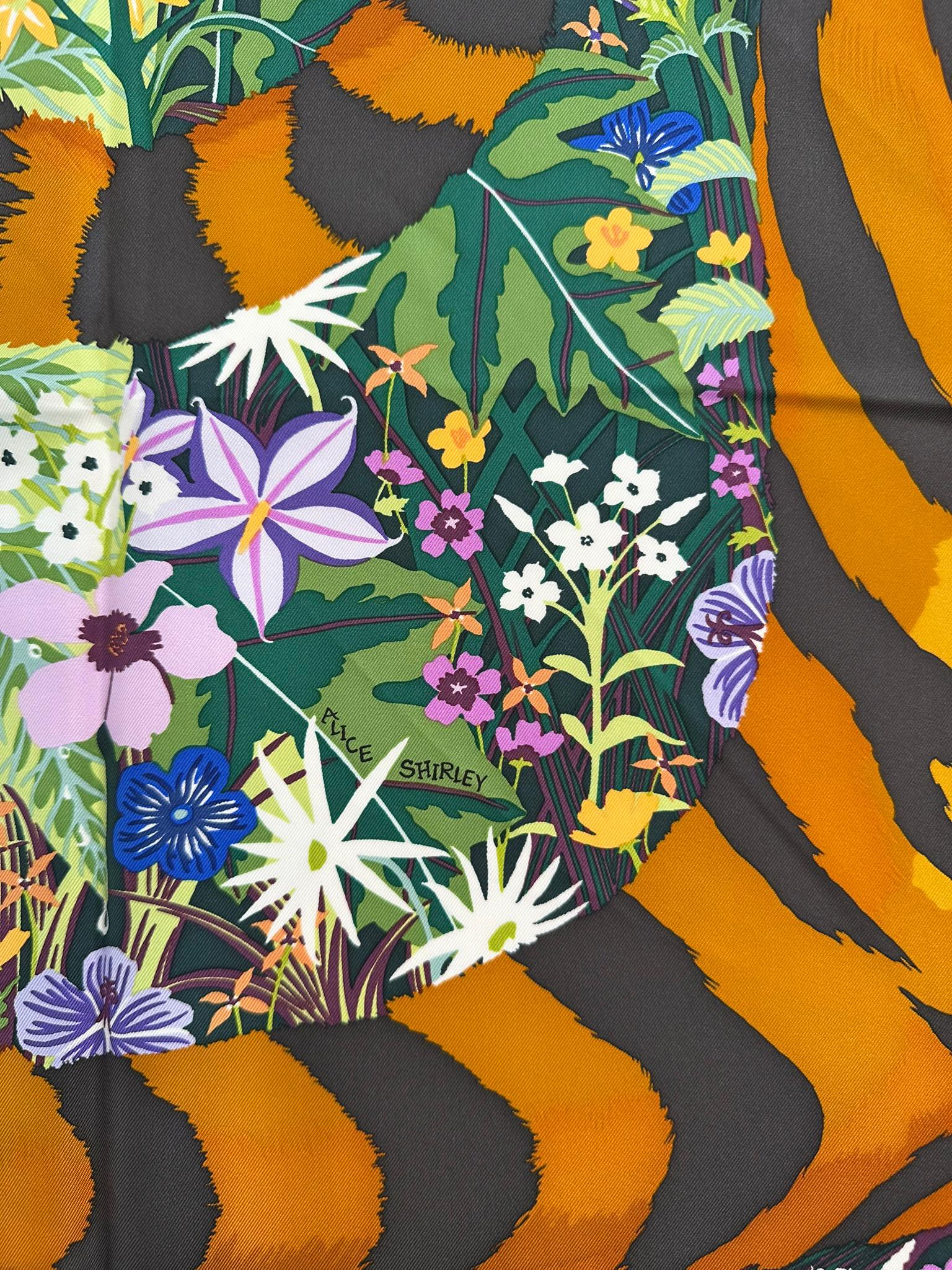 HERMES RARE TYGER TYGER Silk Twill Scarf Designed by Alice Shirley 90 With Box For Sale 2